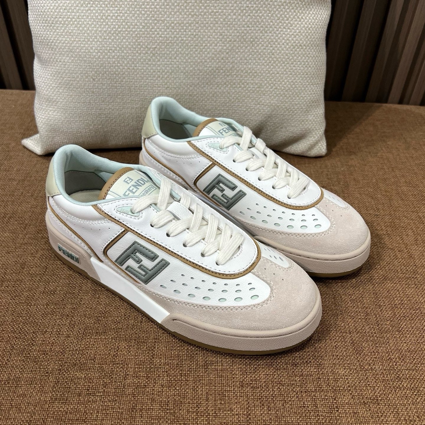 펜디 매치 레이스업 스니커즈