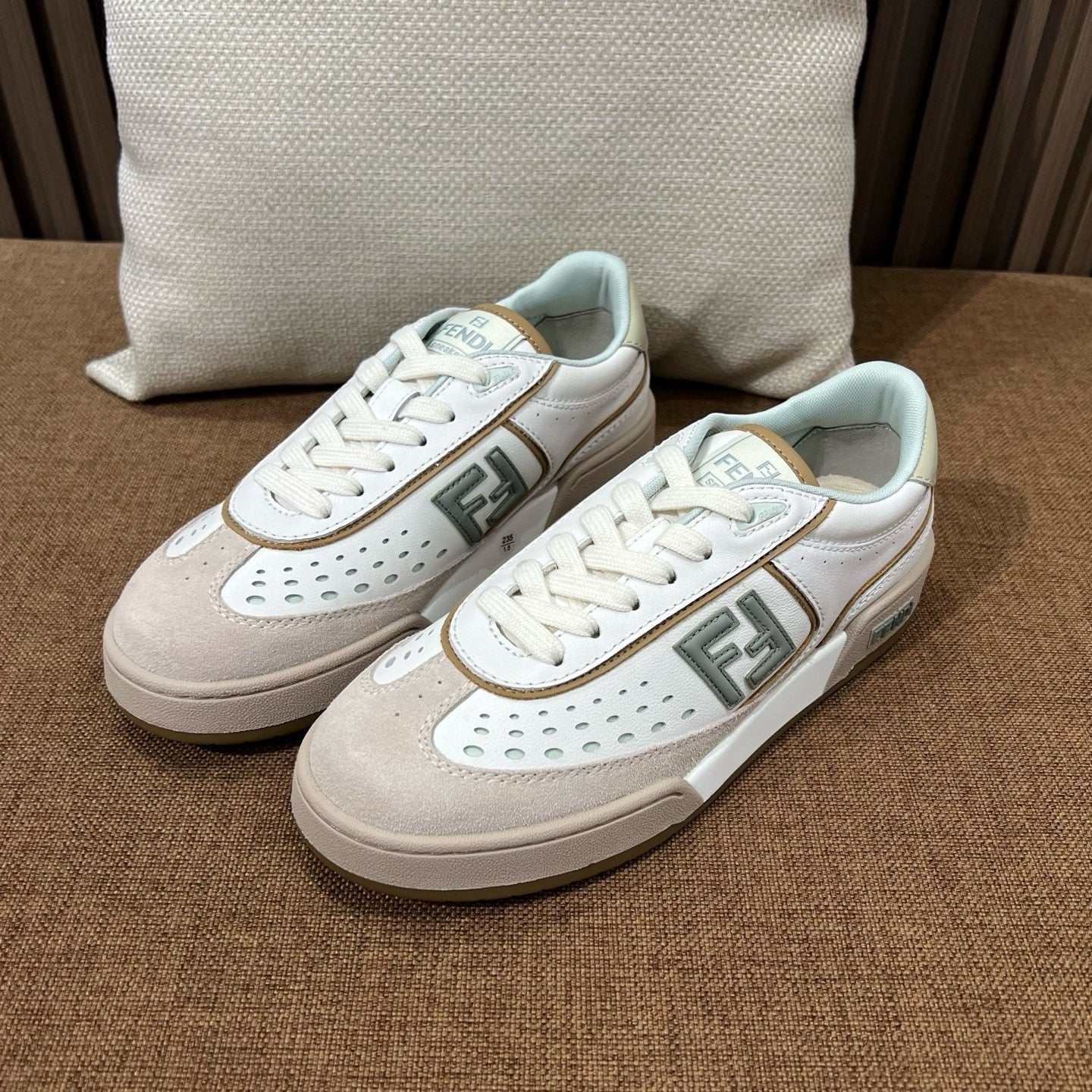 펜디 매치 레이스업 스니커즈