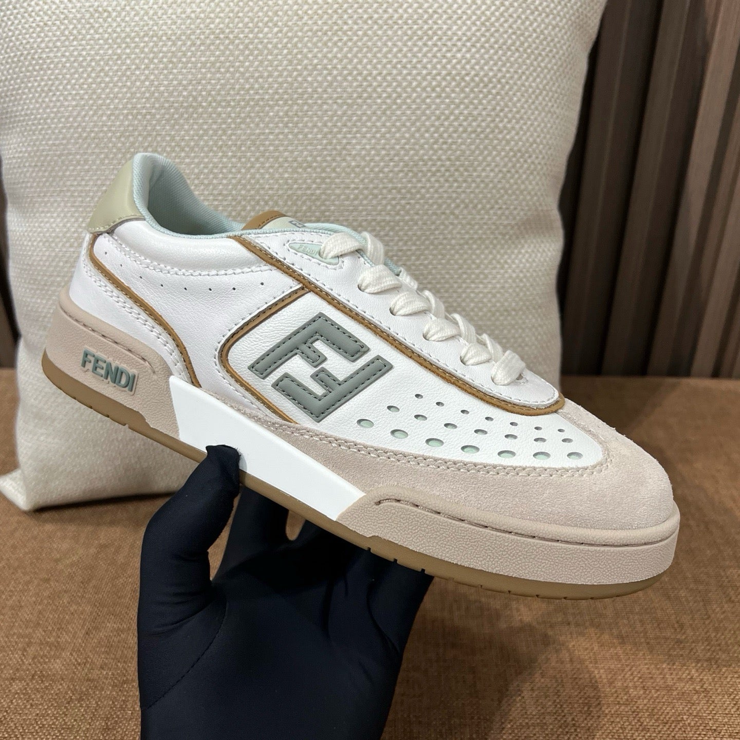 펜디 매치 레이스업 스니커즈