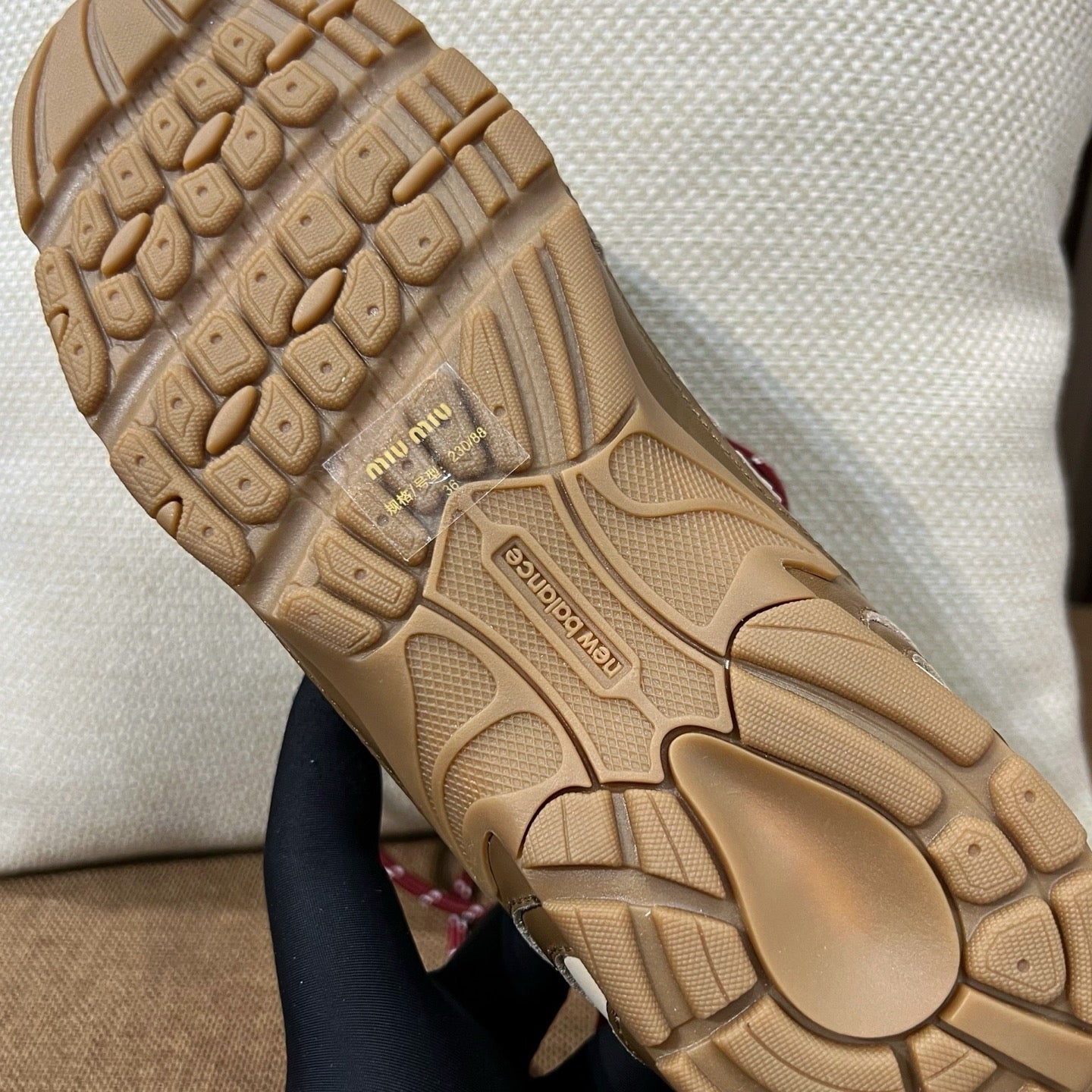 미우미우 X 뉴발란스 530 SL 가죽 스니커즈