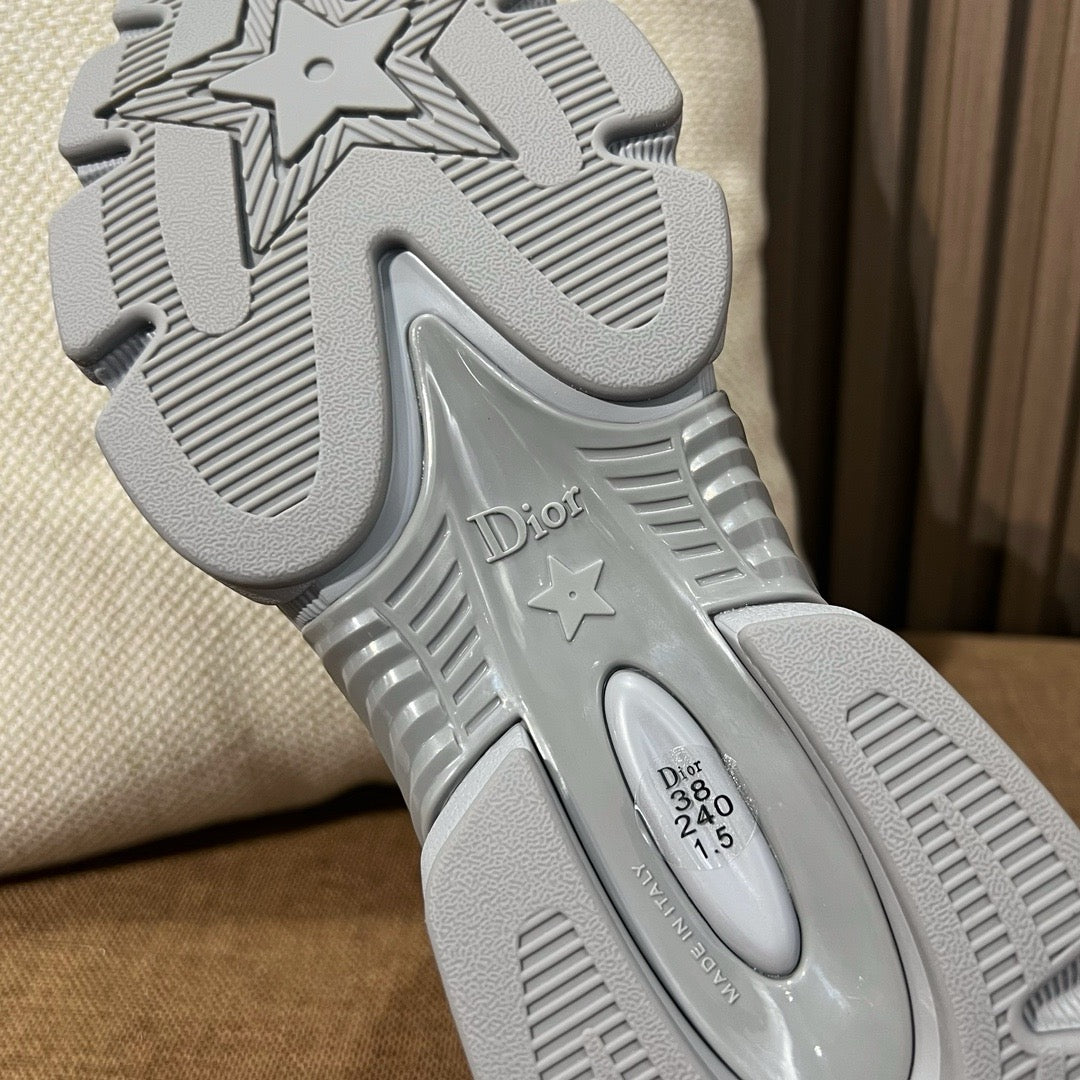 디올 크로노 스니커즈 화이트