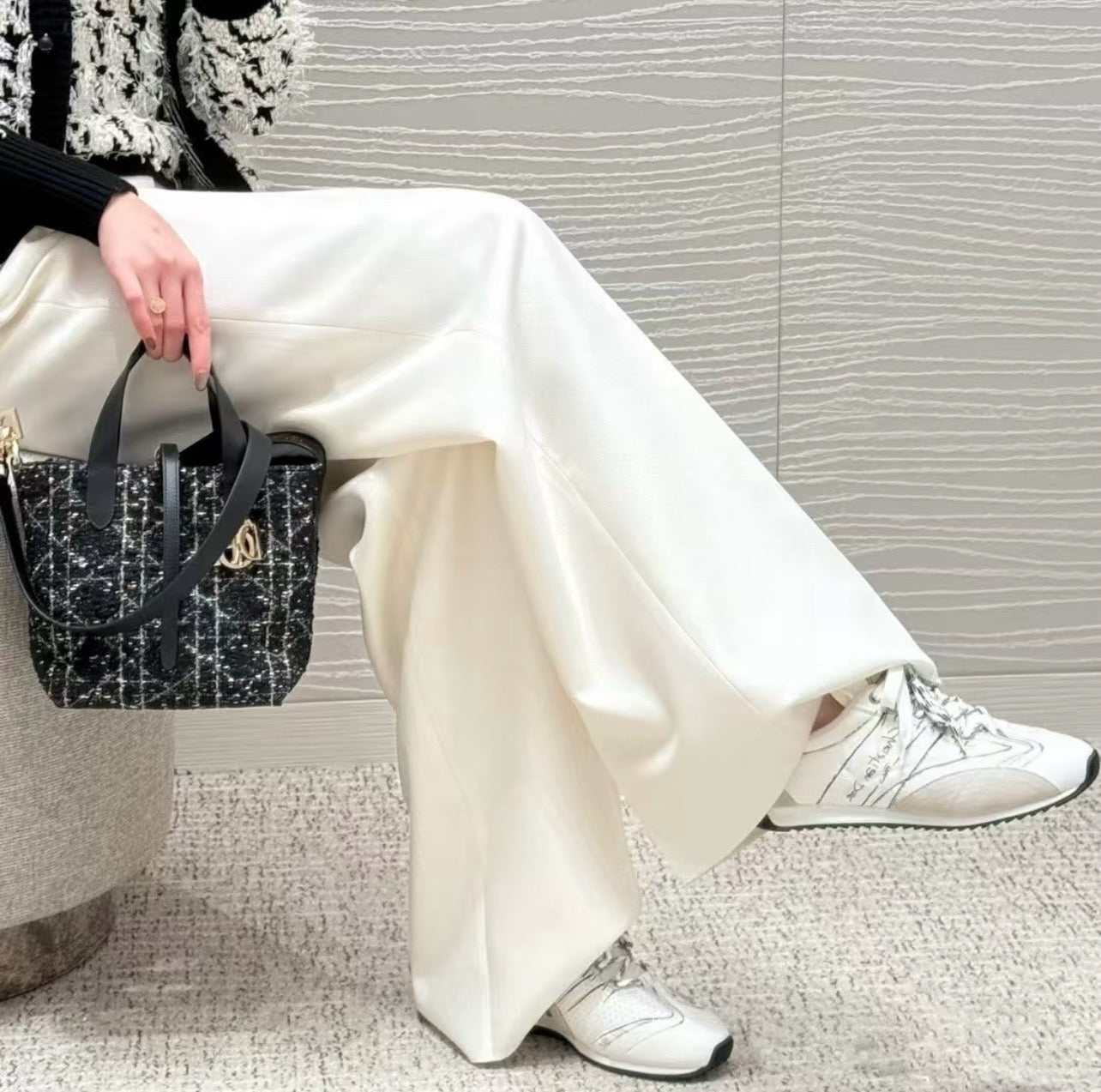 디올 디 스케치 스니커즈