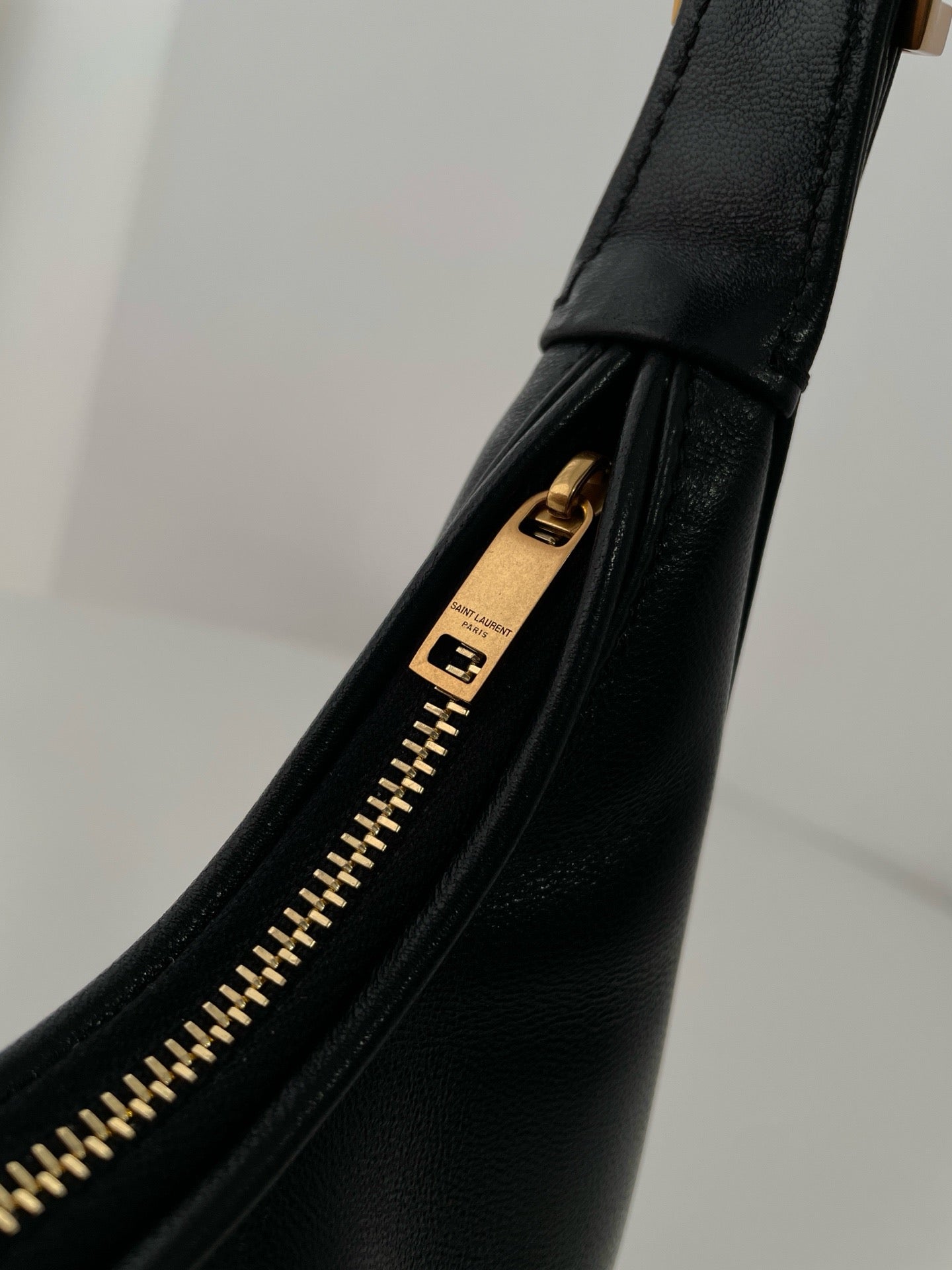 생로랑 칼립소 호보 백 미니