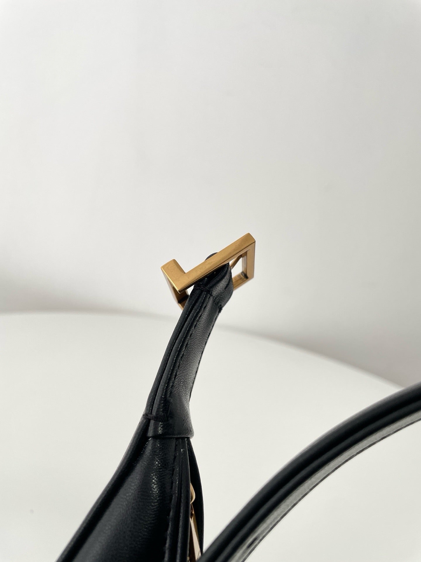 생로랑 칼립소 호보 백 미니