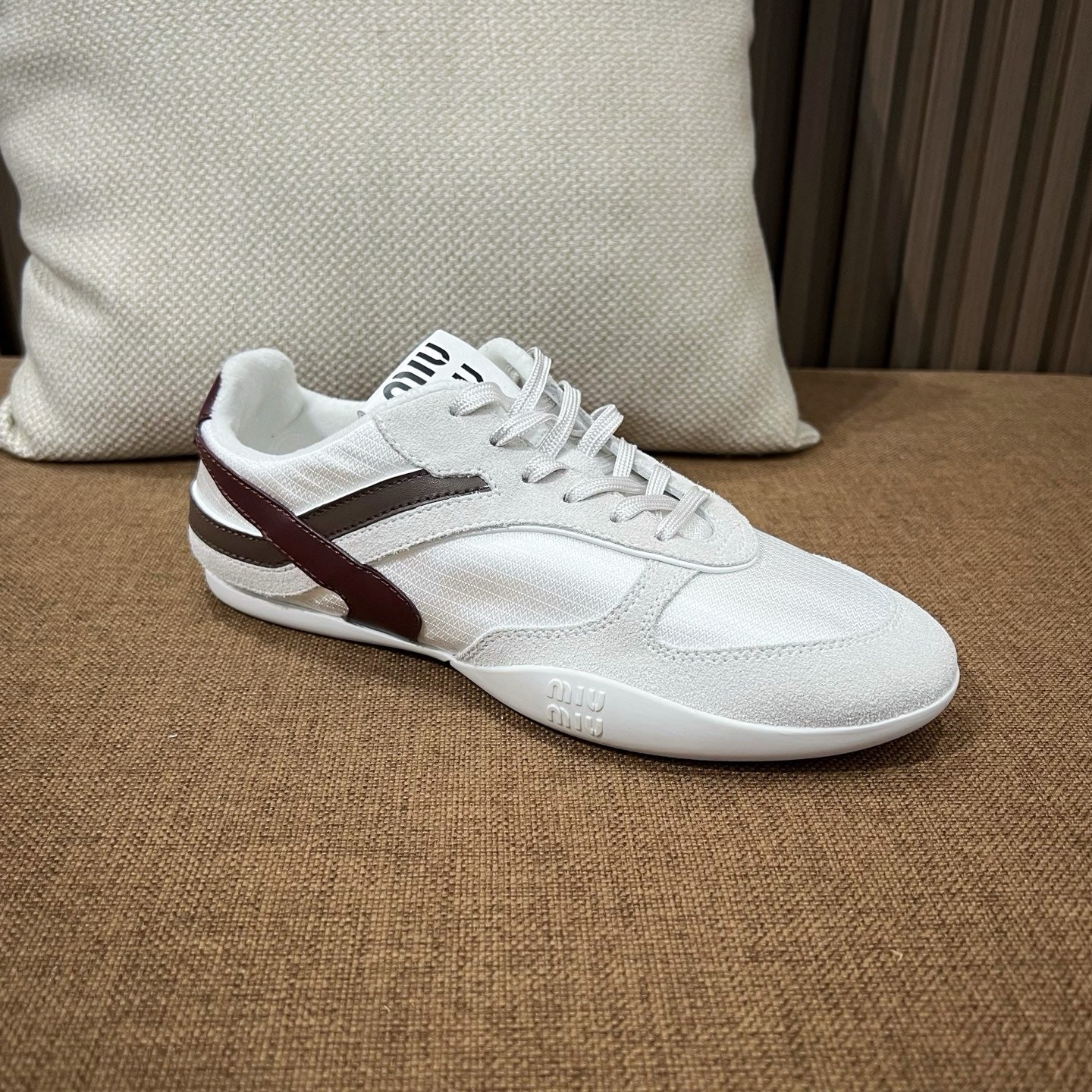 미우미우 김나지움 스웨이드 스니커즈