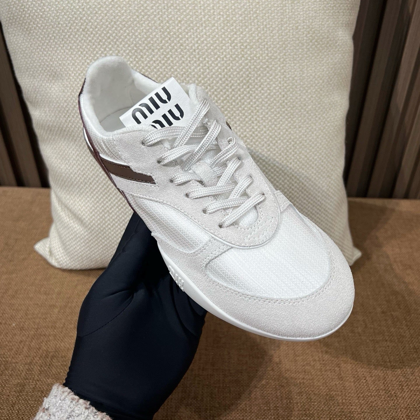 미우미우 김나지움 스웨이드 스니커즈