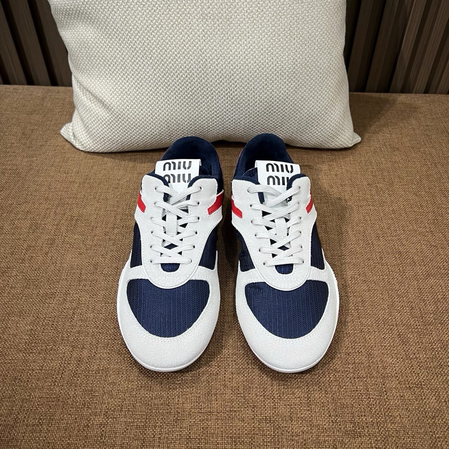 미우미우 김나지움 스웨이드 스니커즈