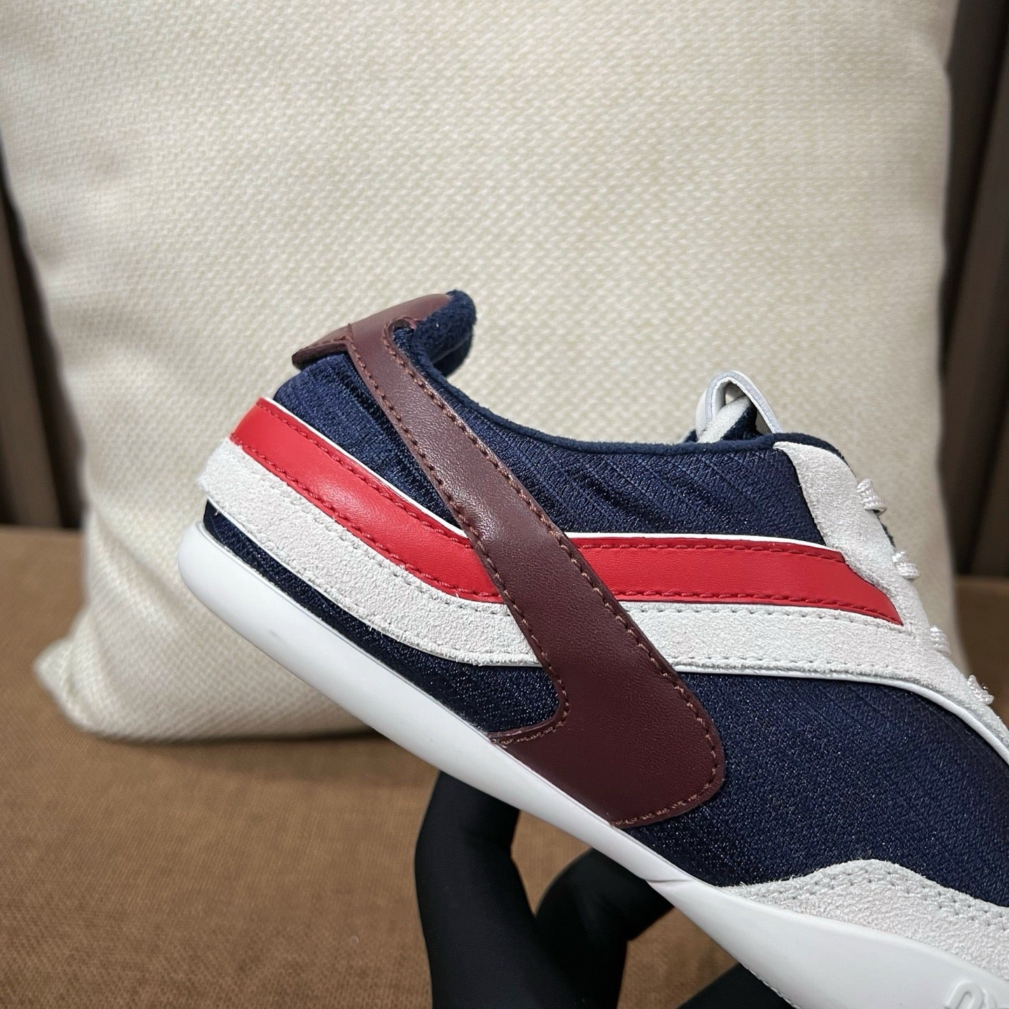 미우미우 김나지움 스웨이드 스니커즈