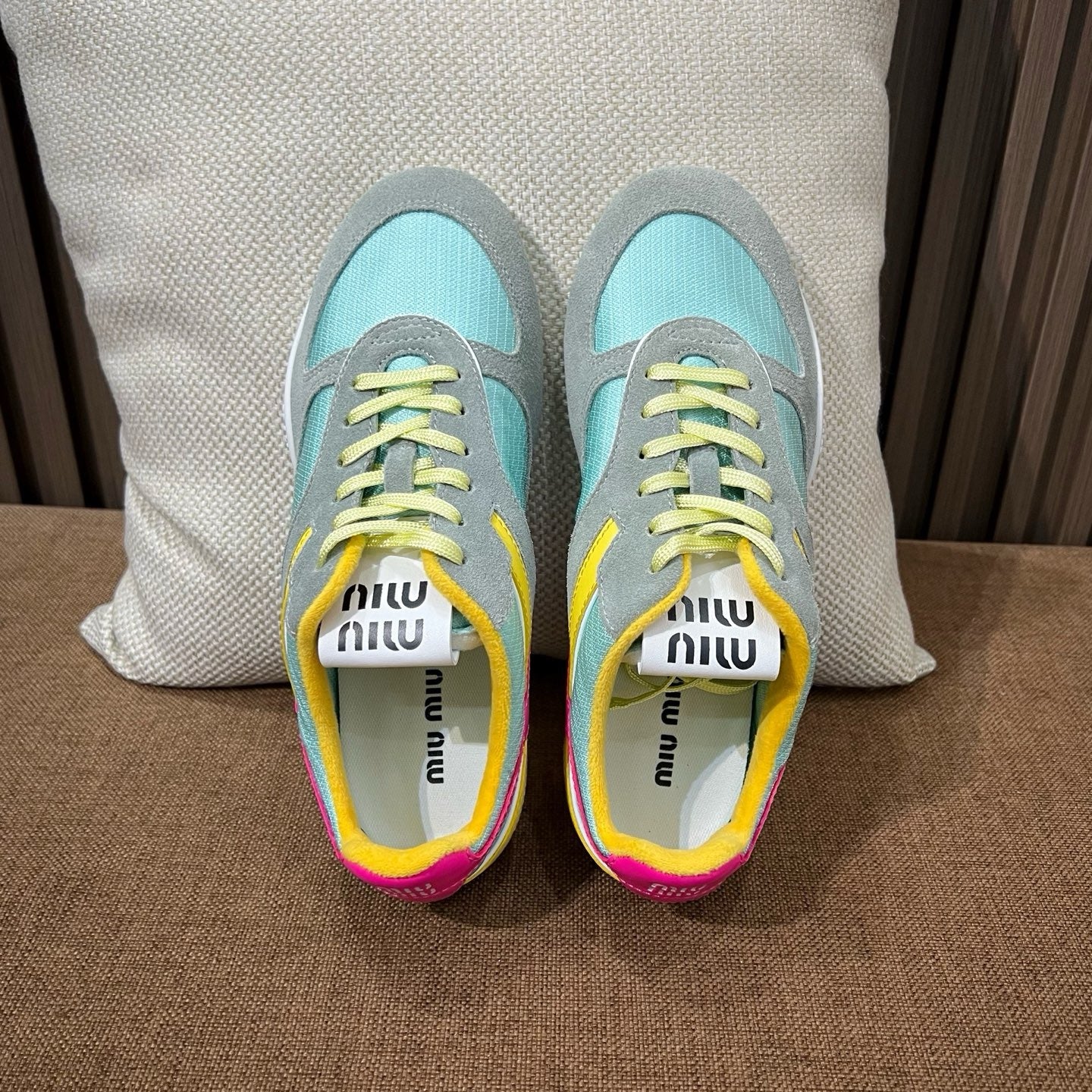 미우미우 김나지움 스웨이드 스니커즈