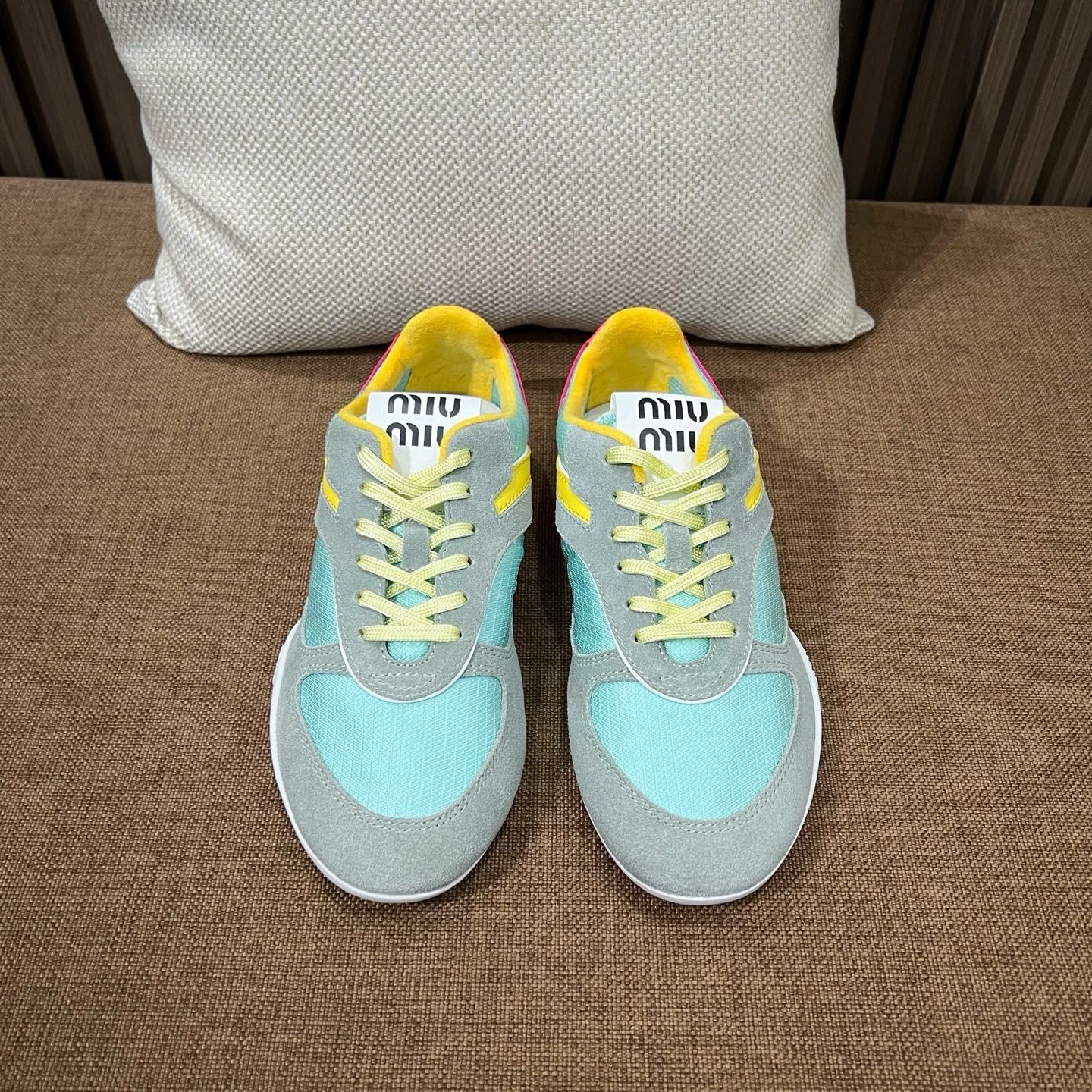 미우미우 김나지움 스웨이드 스니커즈