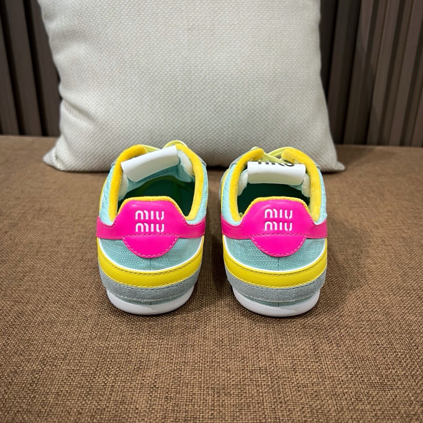 미우미우 김나지움 스웨이드 스니커즈