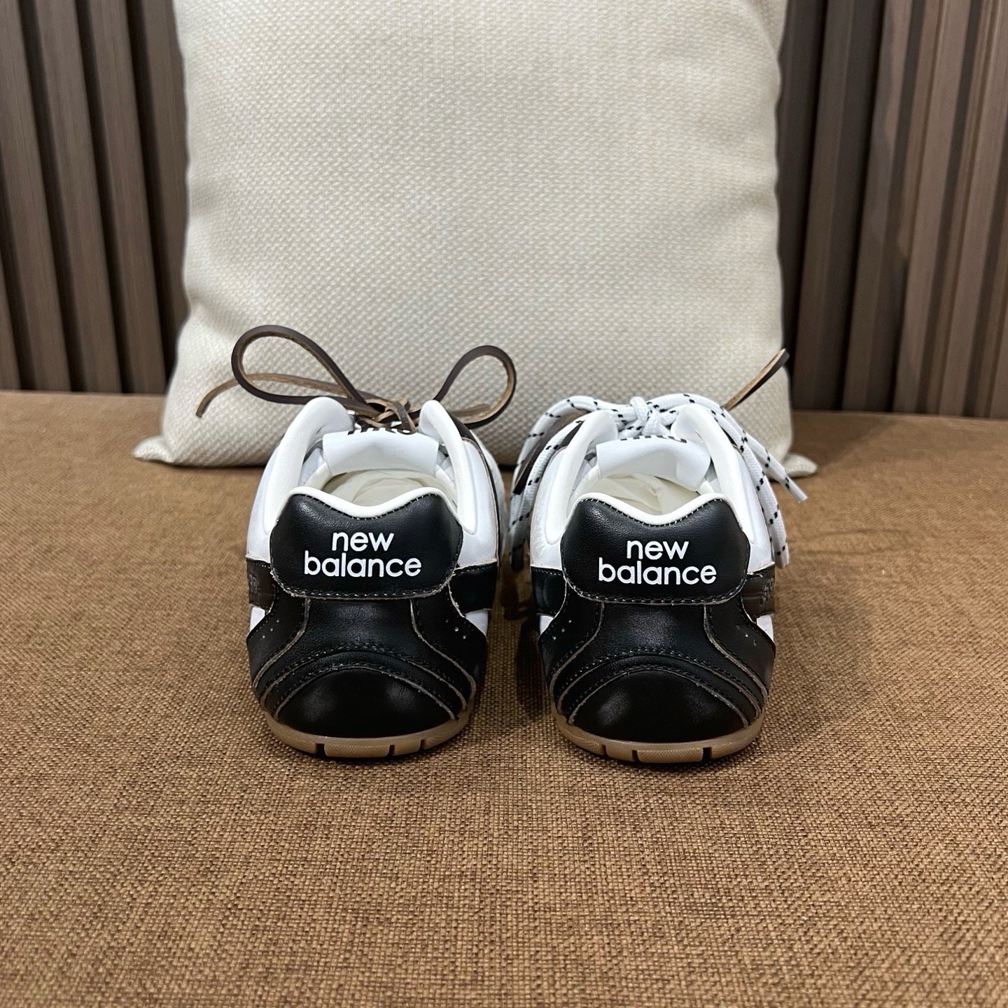 미우미우 X 뉴발란스 530 SL 가죽 스니커즈