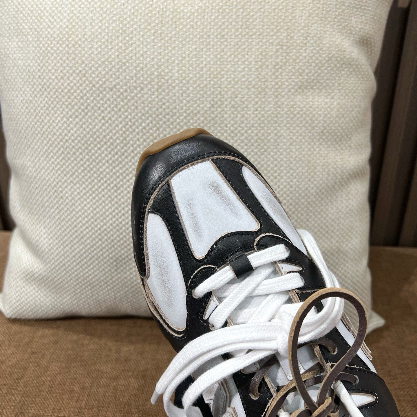 미우미우 X 뉴발란스 530 SL 가죽 스니커즈