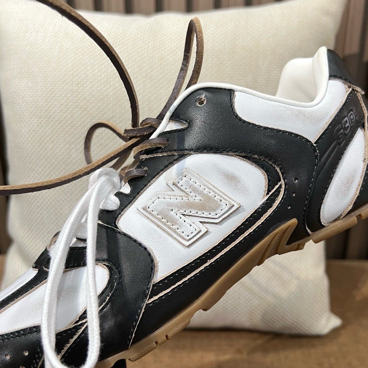 미우미우 X 뉴발란스 530 SL 가죽 스니커즈