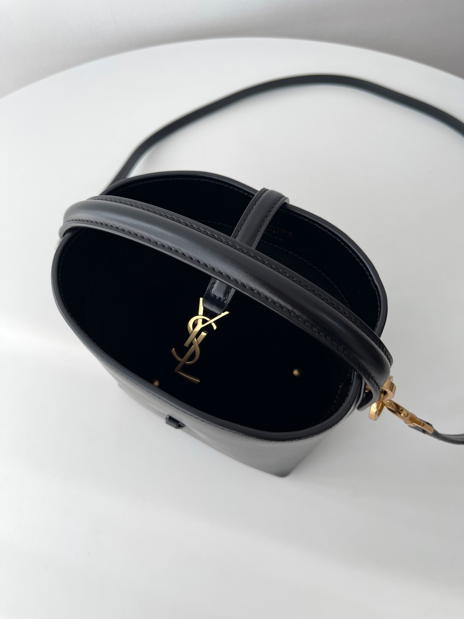 생로랑 LE 37 버킷백 미니