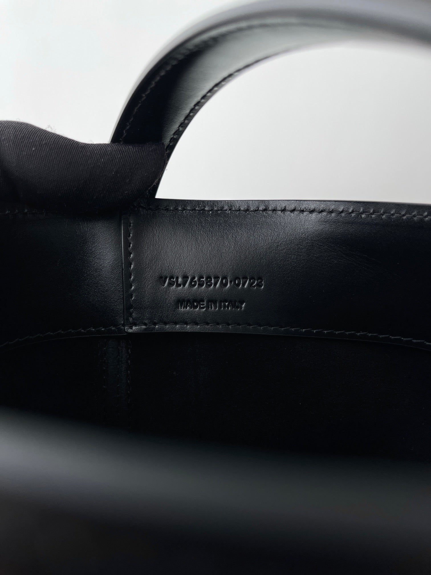 생로랑 LE 37 버킷백 미니