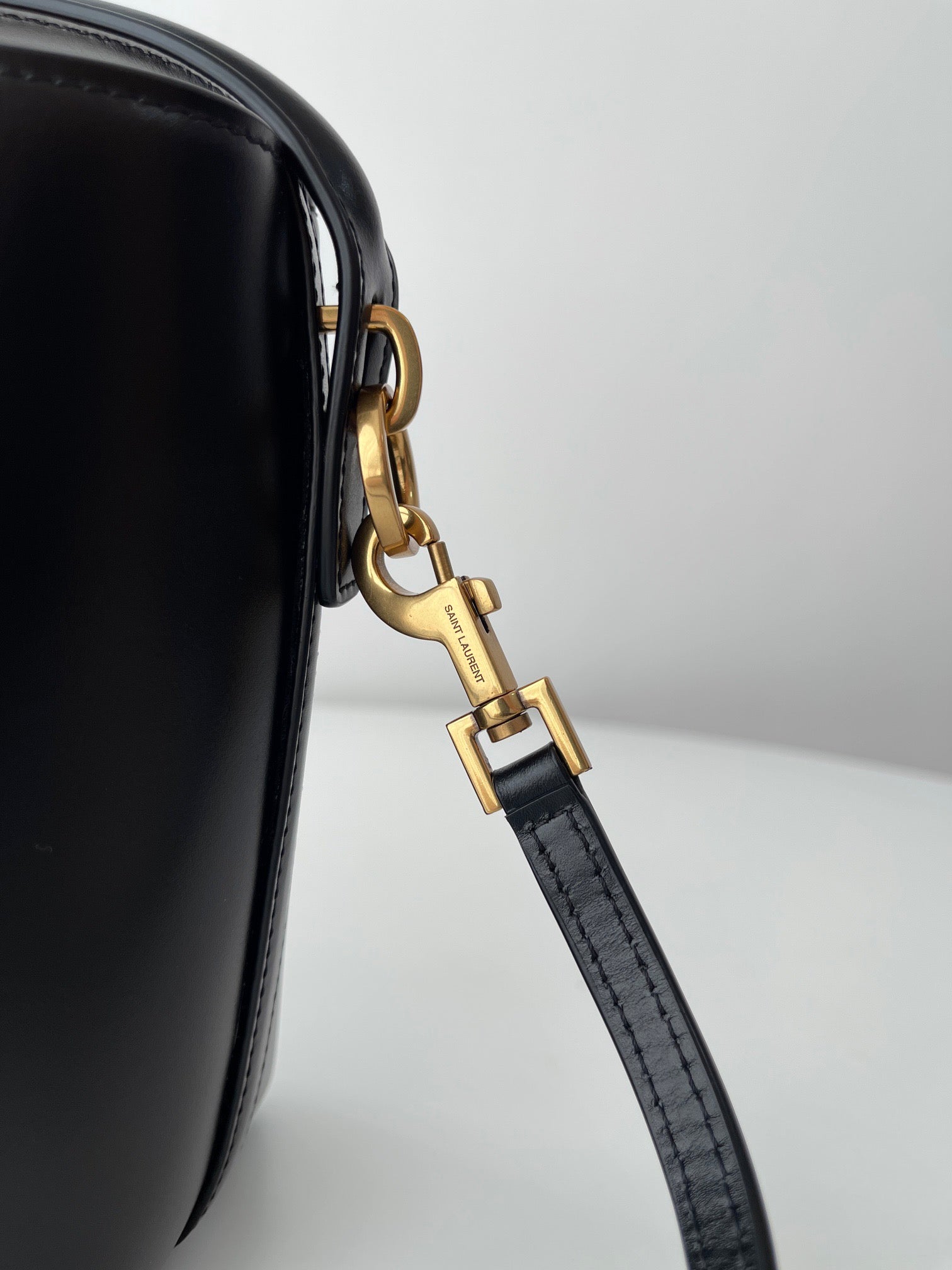 생로랑 LE 37 버킷백 미니