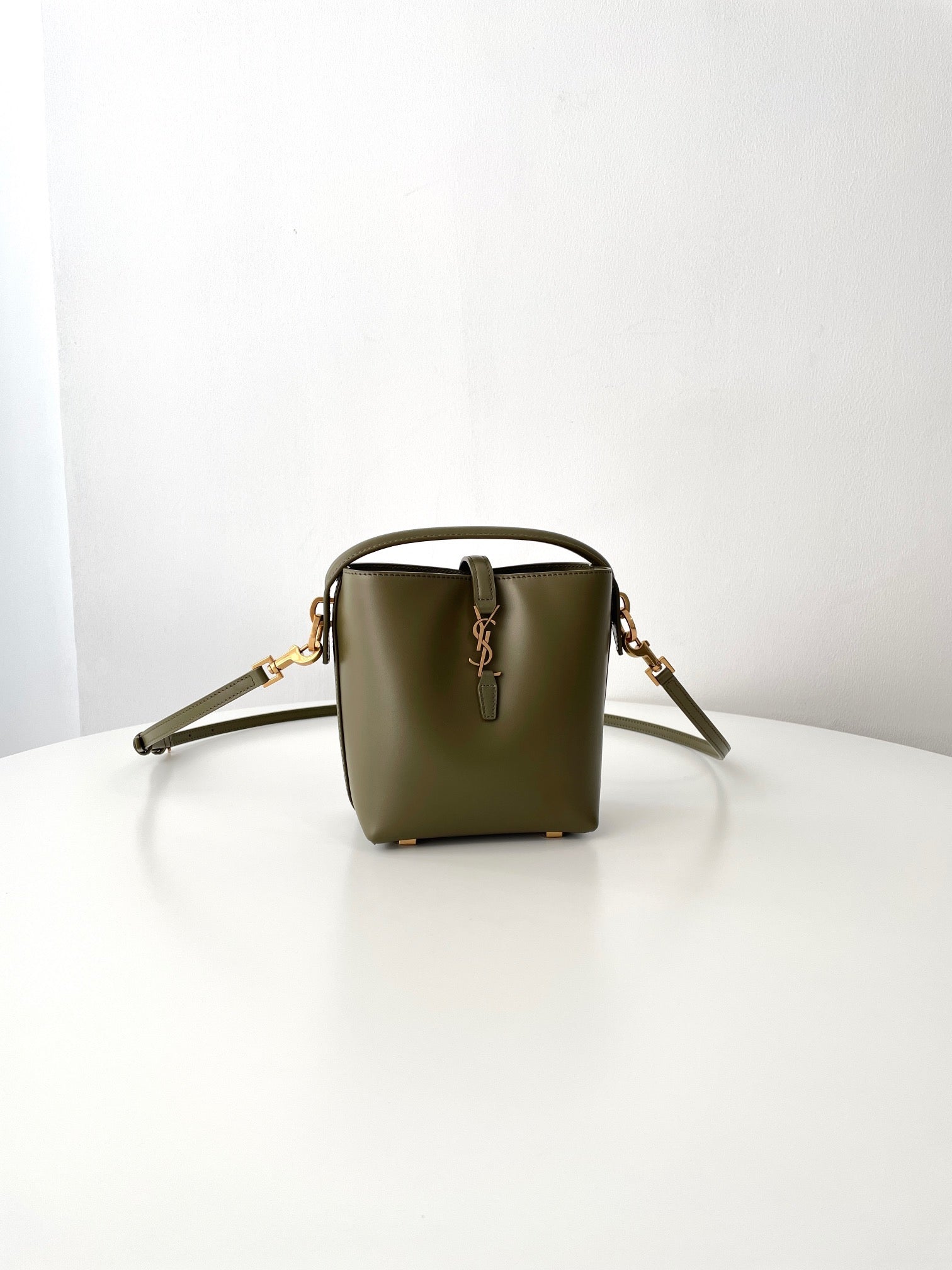 생로랑 LE 37 버킷백 미니