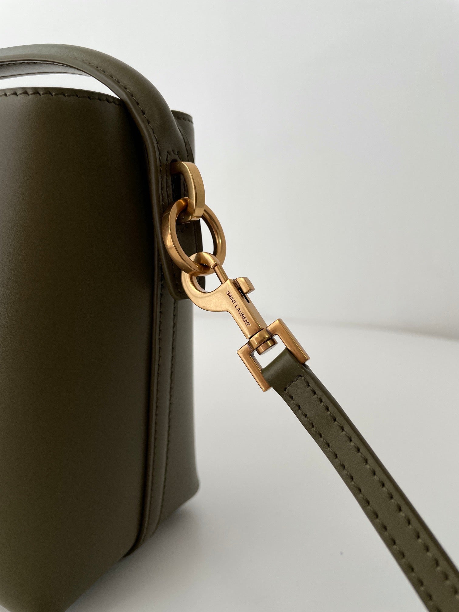 생로랑 LE 37 버킷백 미니