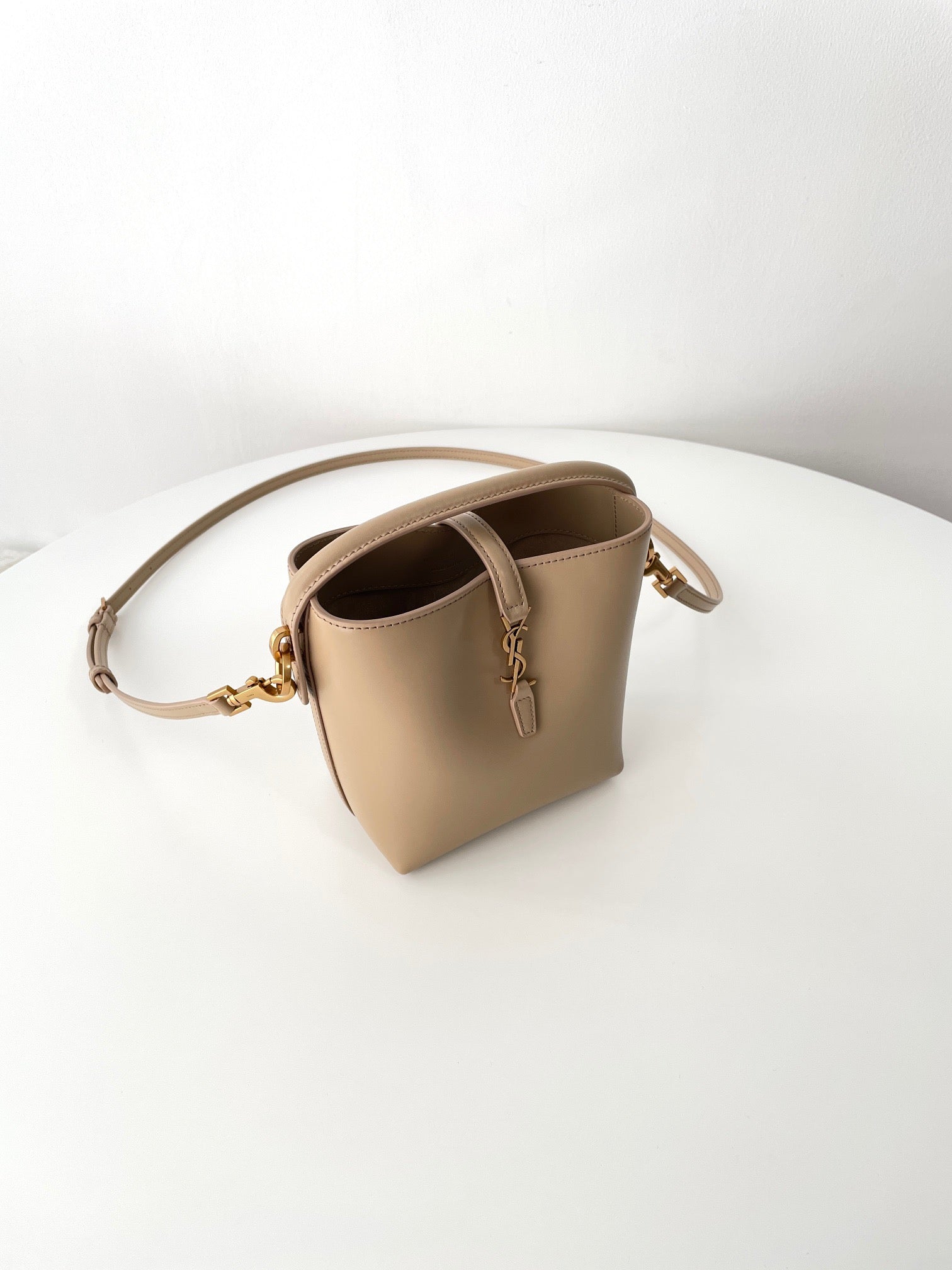 생로랑 LE 37 버킷백 미니