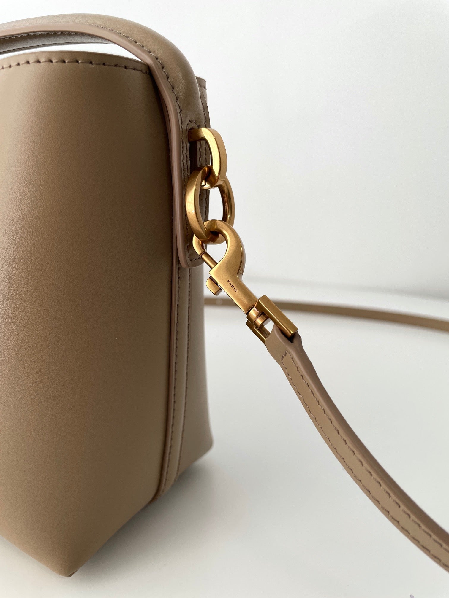 생로랑 LE 37 버킷백 미니