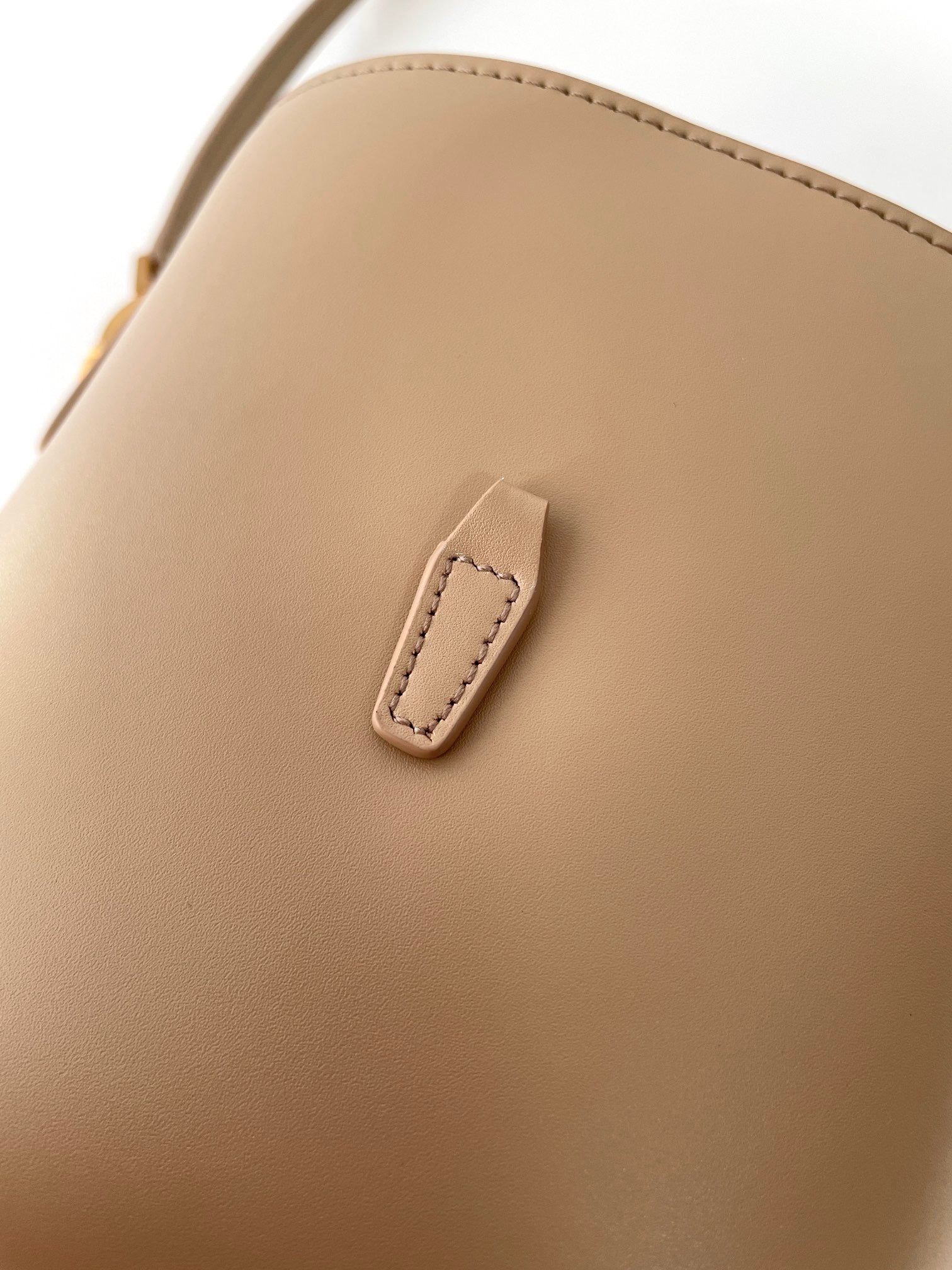 생로랑 LE 37 버킷백 미니