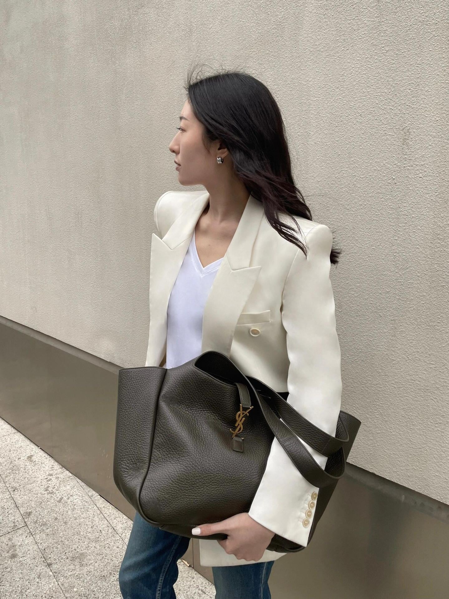 생로랑 LE 5À7 BEA 토트백 그레인 레더