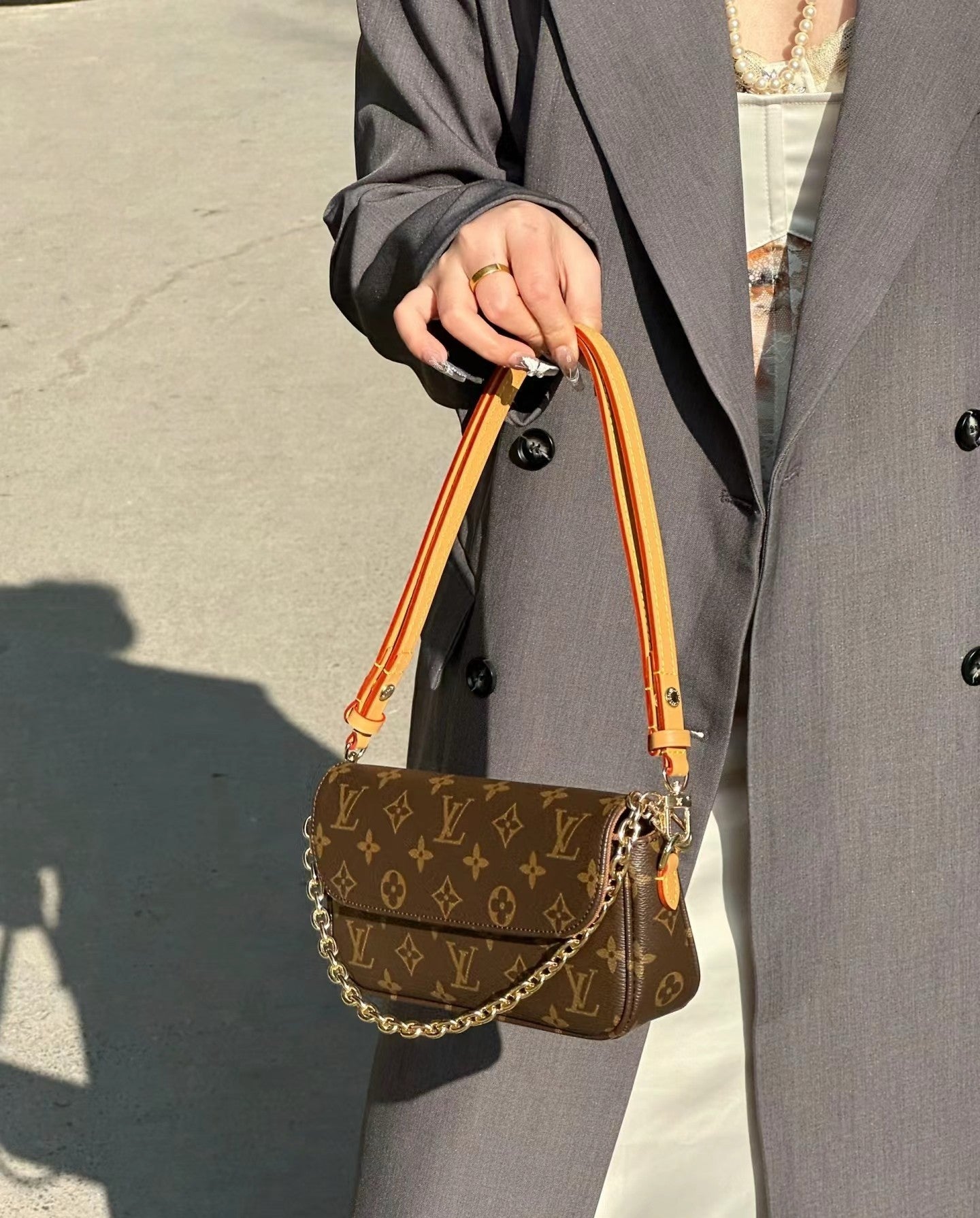 루이비통 아이비 WOC