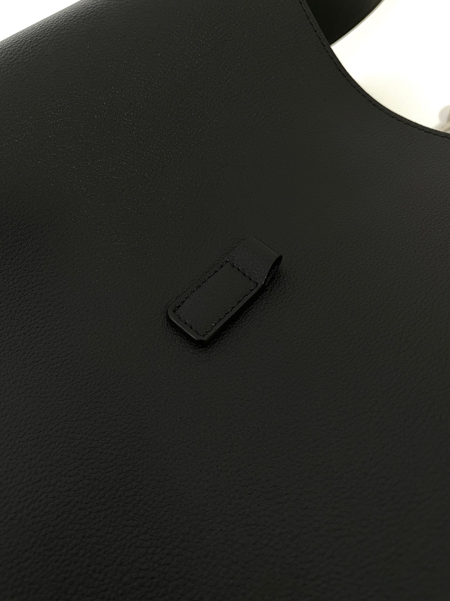 생로랑 LE 5À7 서플 라지 그레인 레더