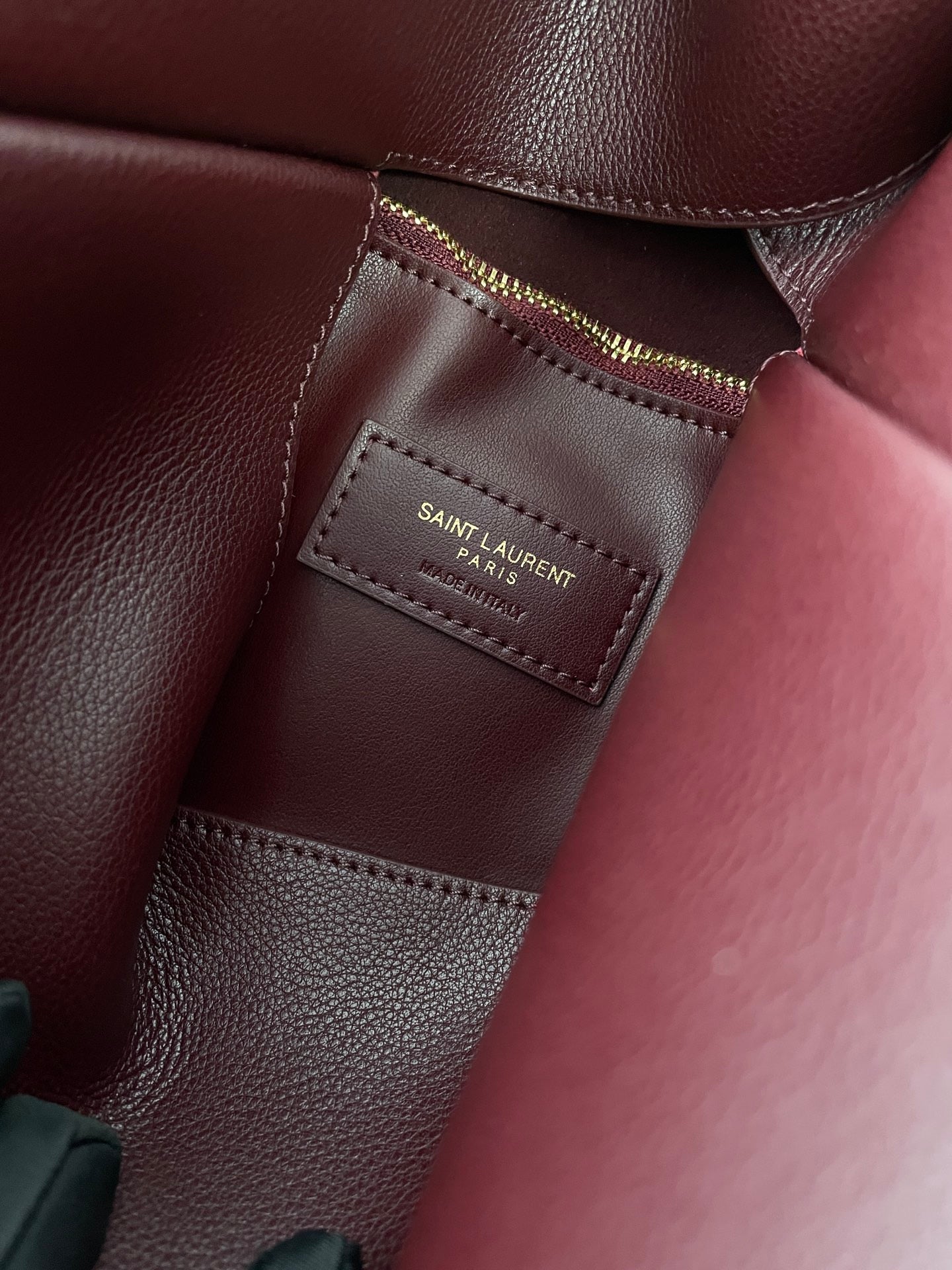 생로랑 LE 5À7 서플 라지 그레인 레더