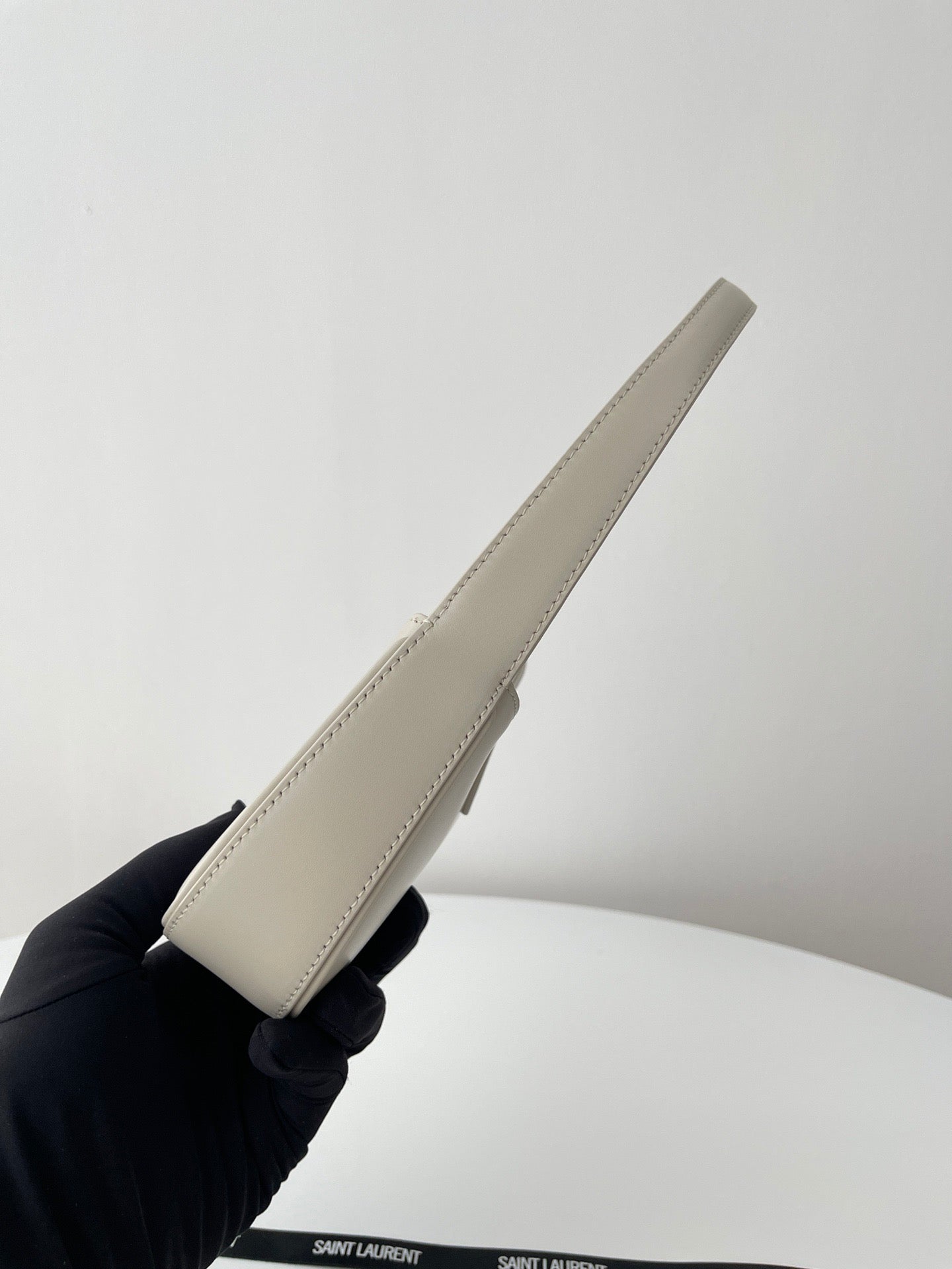 생로랑 LE 5À7 호보 숄더백 스무스 레더 미니