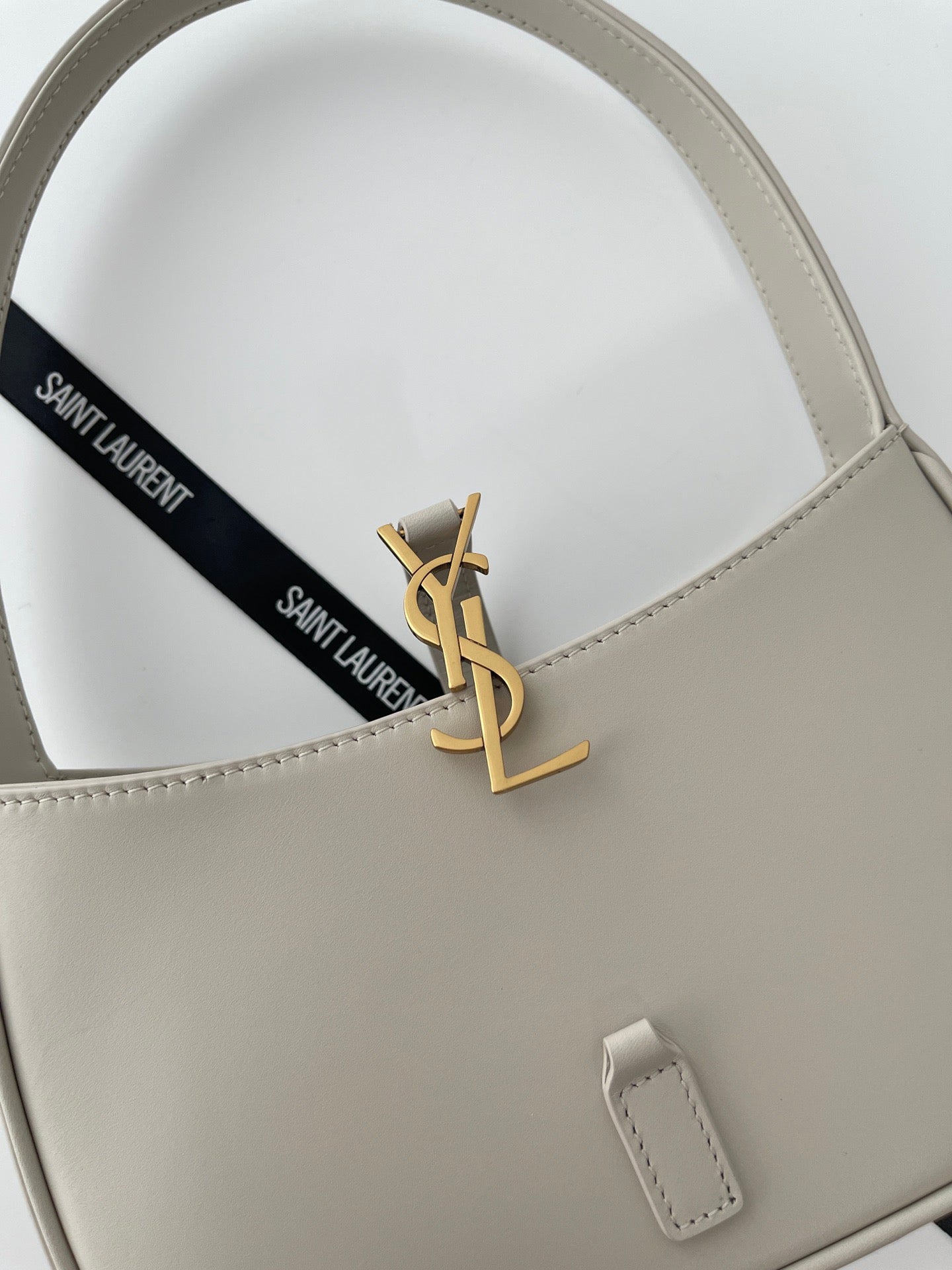 생로랑 LE 5À7 호보 숄더백 스무스 레더 미니