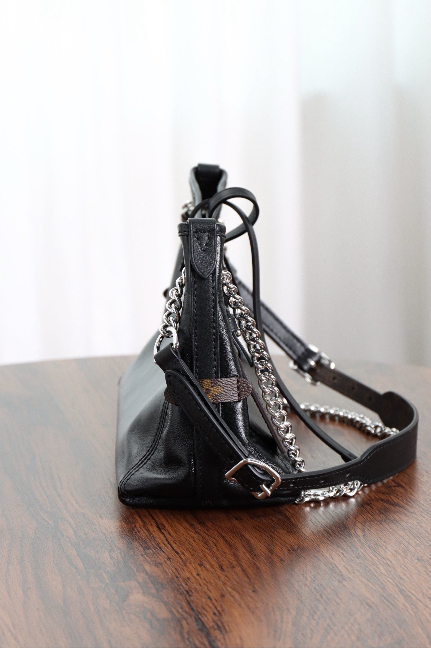 루이비통 캐리올 바이브 BB