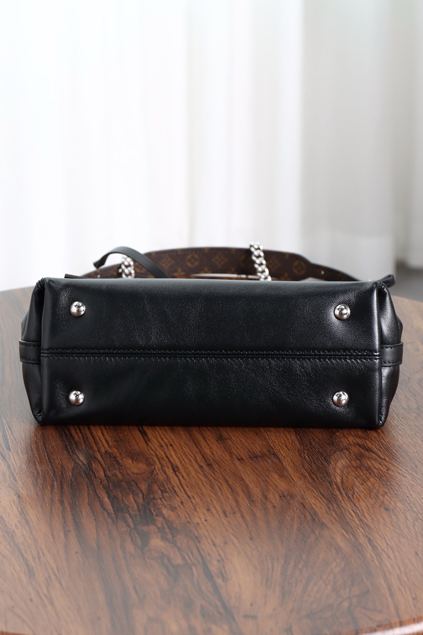 루이비통 캐리올 바이브 BB