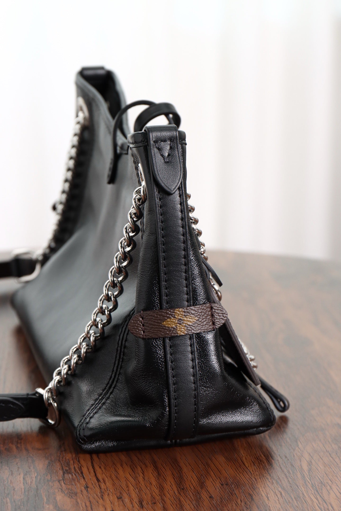 루이비통 캐리올 바이브 BB