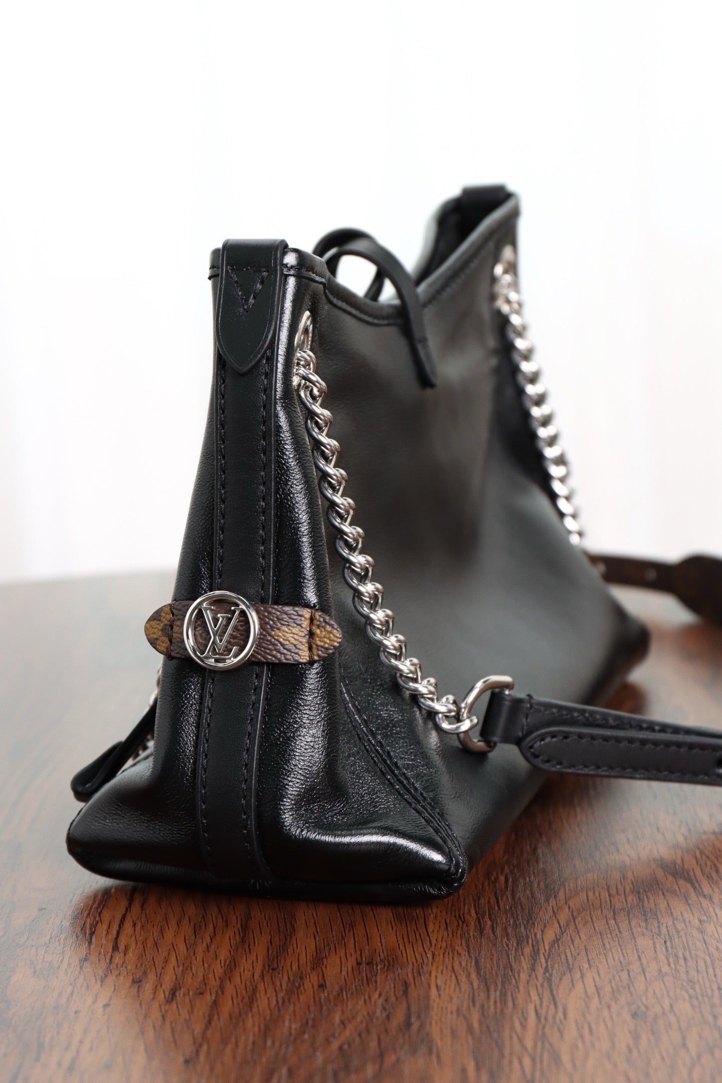 루이비통 캐리올 바이브 BB