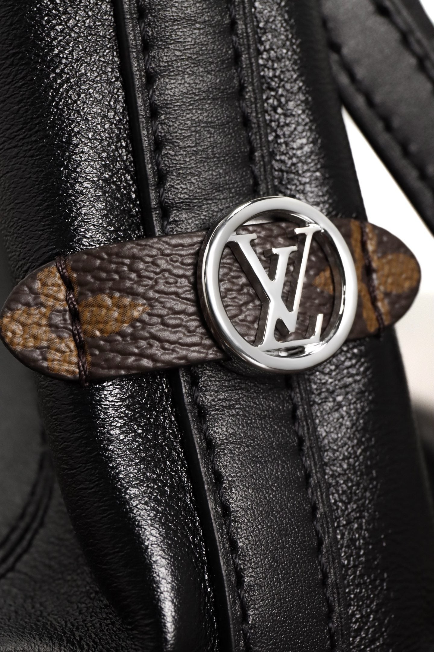 루이비통 캐리올 바이브 BB