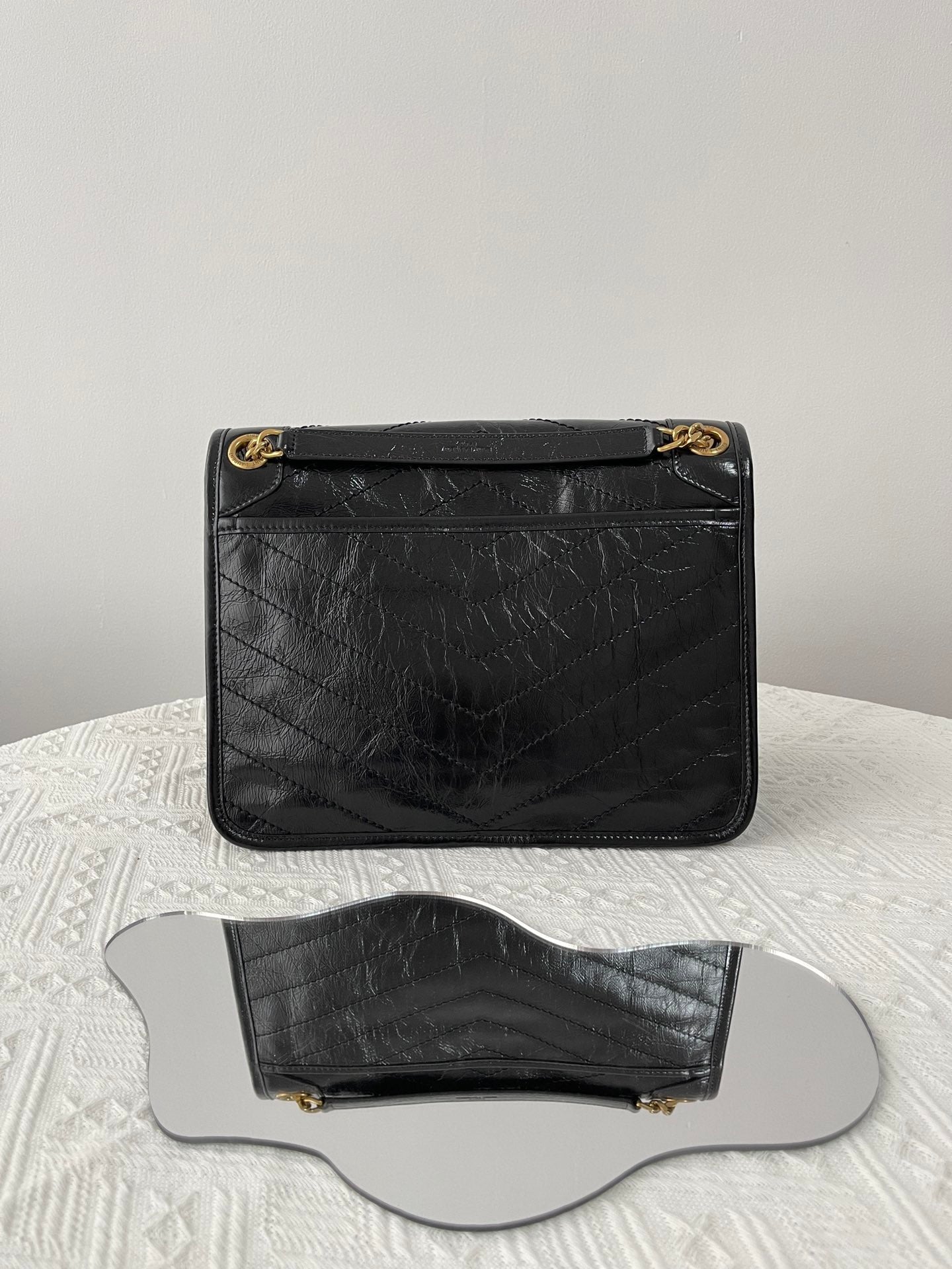 생로랑 니키백 미디움 빈티지 레더