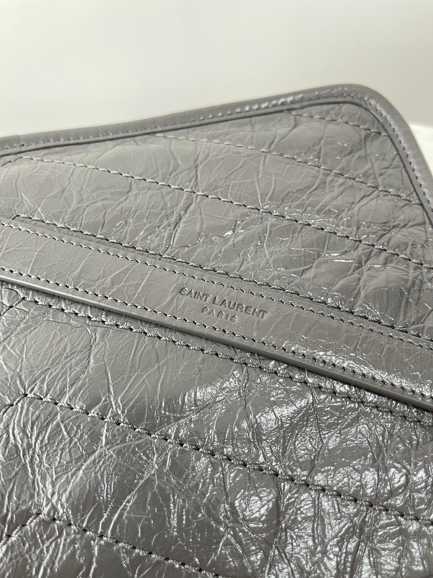 생로랑 니키백 미디움 빈티지 레더