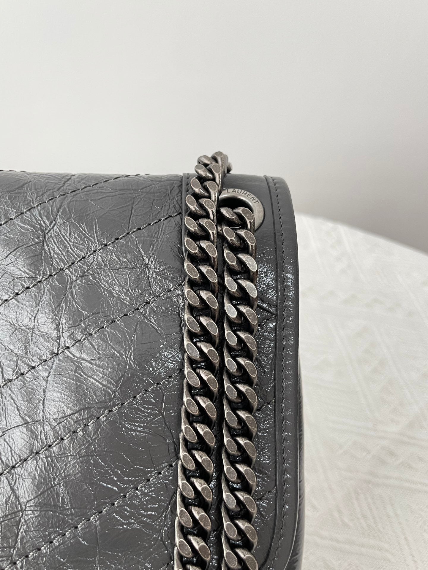 생로랑 니키백 미디움 빈티지 레더