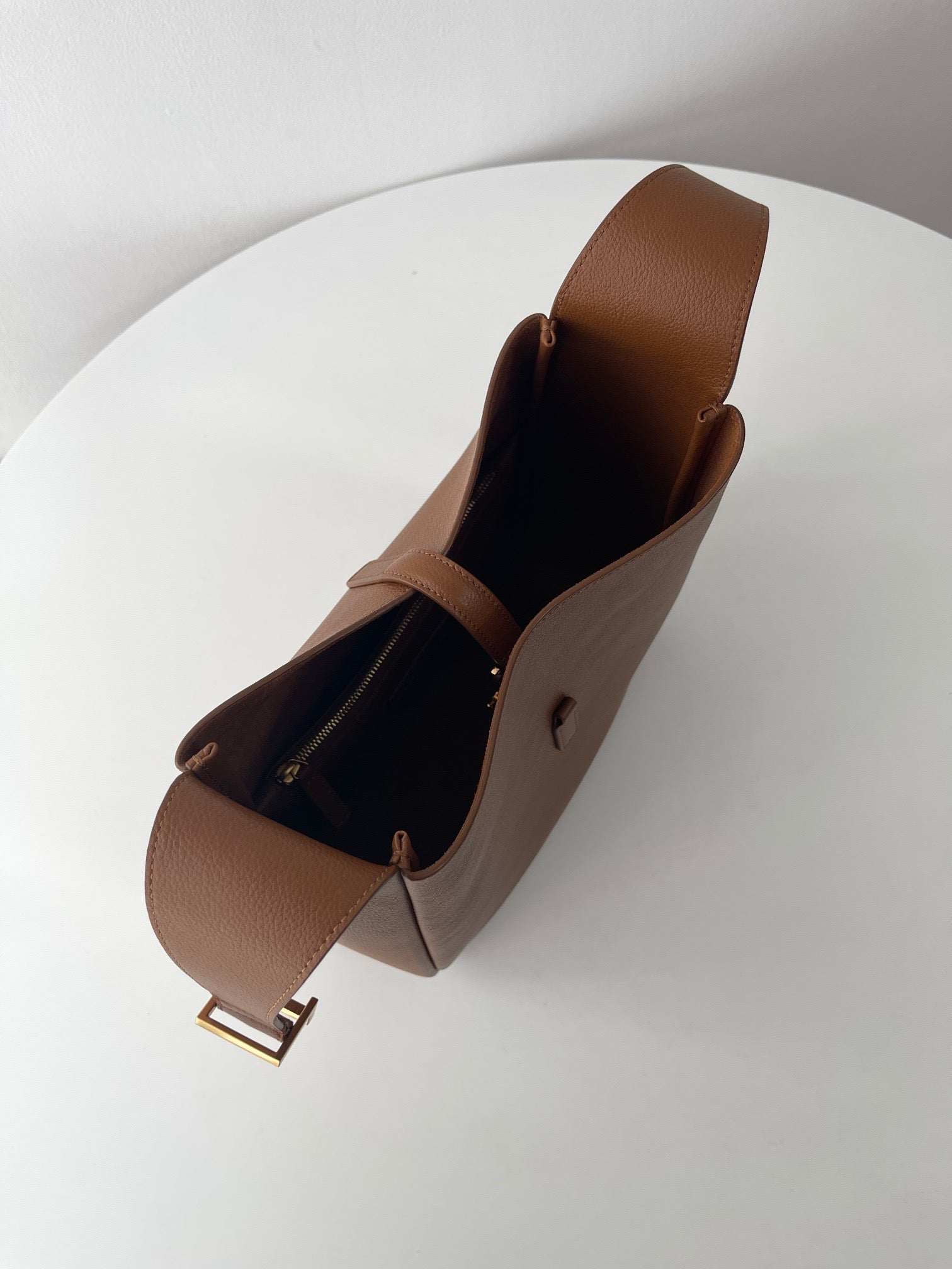 생로랑 LE 5À7 호보 스몰