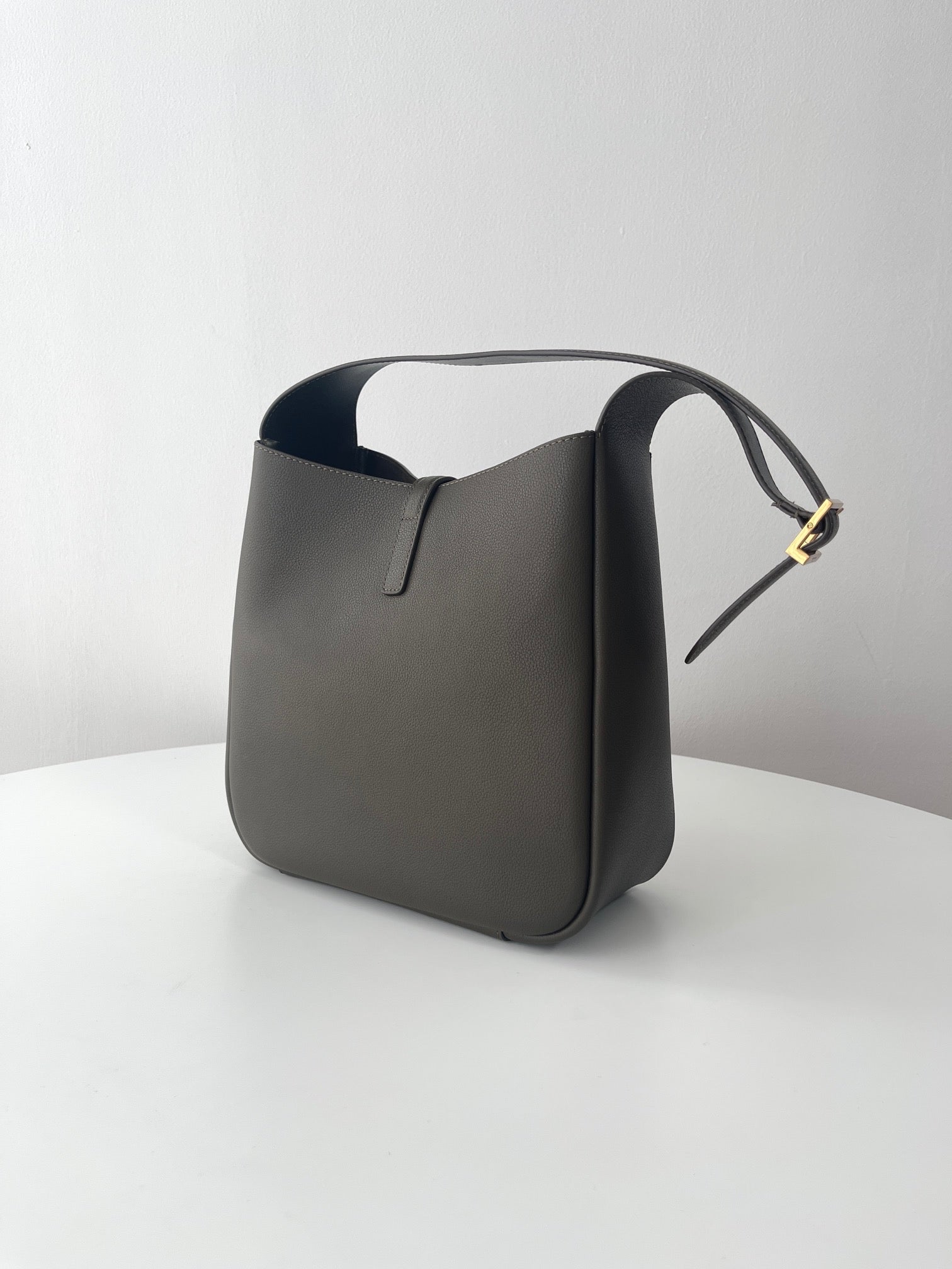 생로랑 LE 5À7 호보 스몰