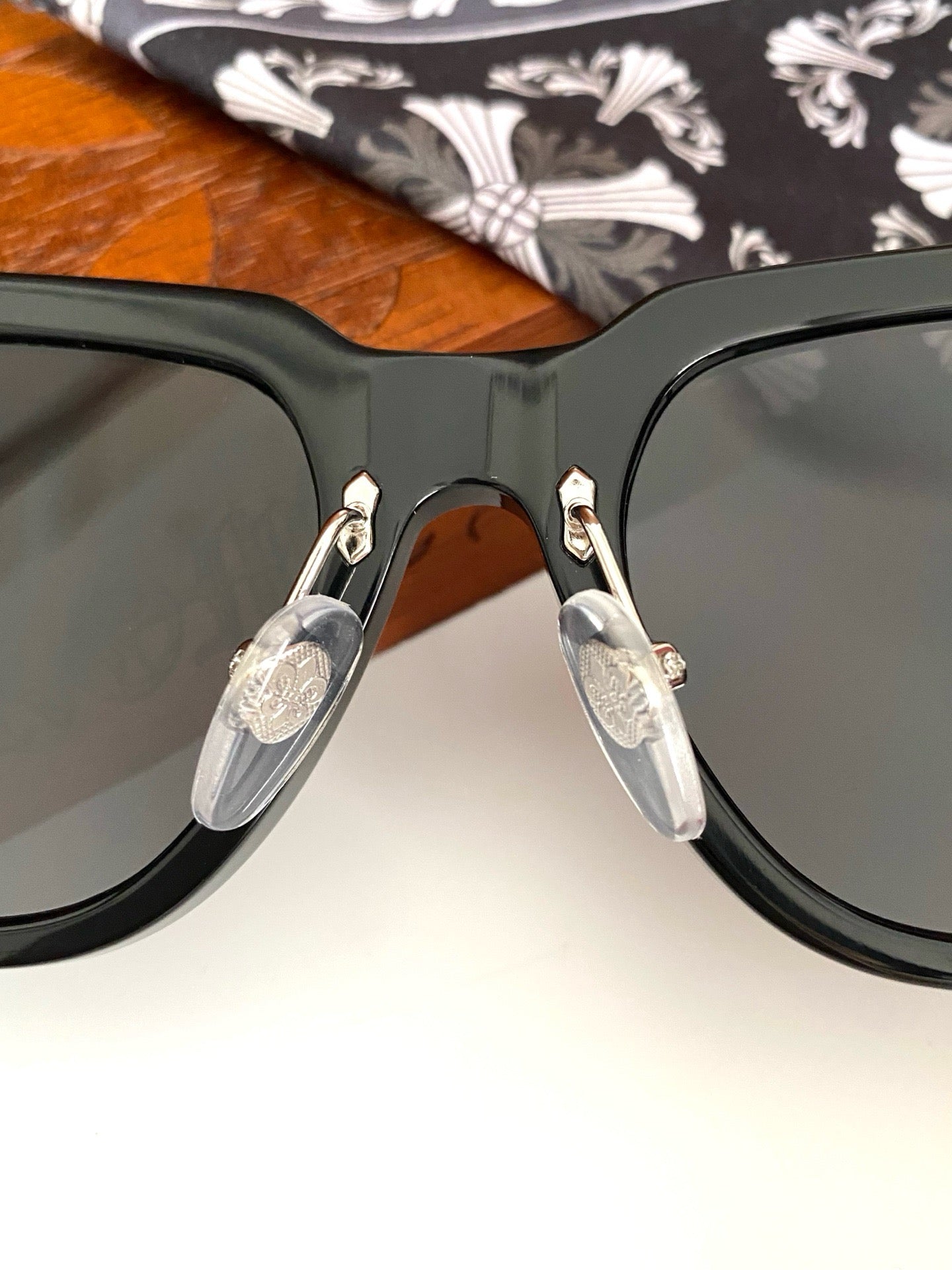 크롬하츠 선글라스