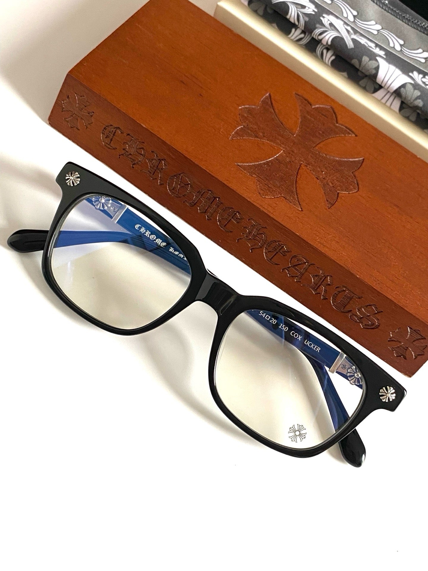 크롬하츠 콕스 어커