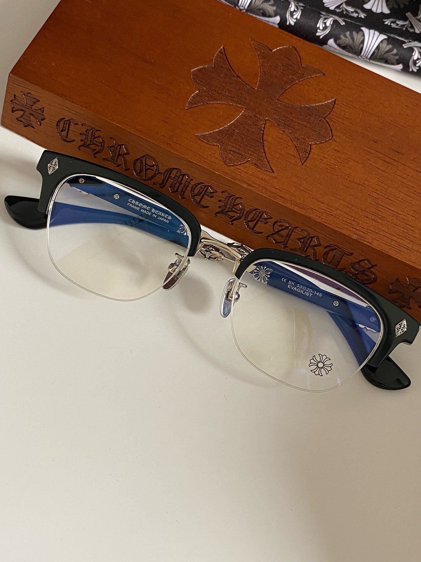 크롬하츠 에바질리스트