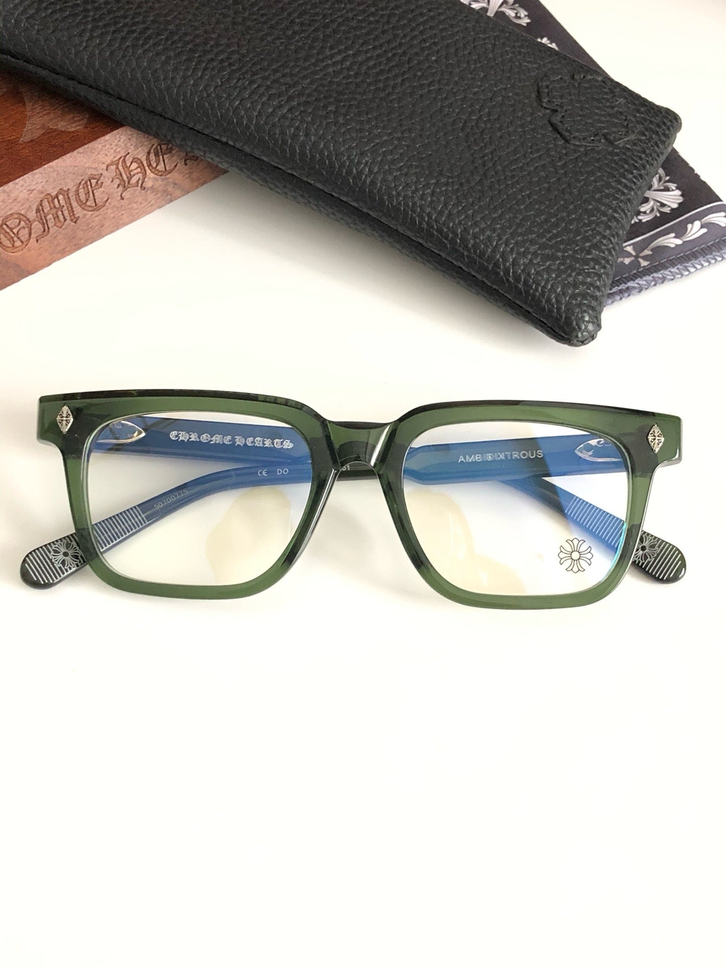 크롬하츠 엠비딕스트로우스