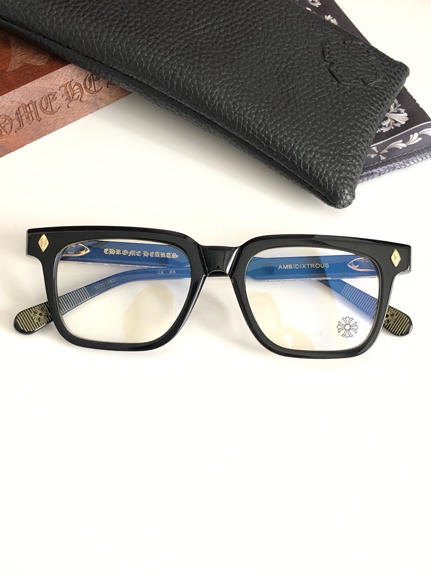 크롬하츠 엠비딕스트로우스