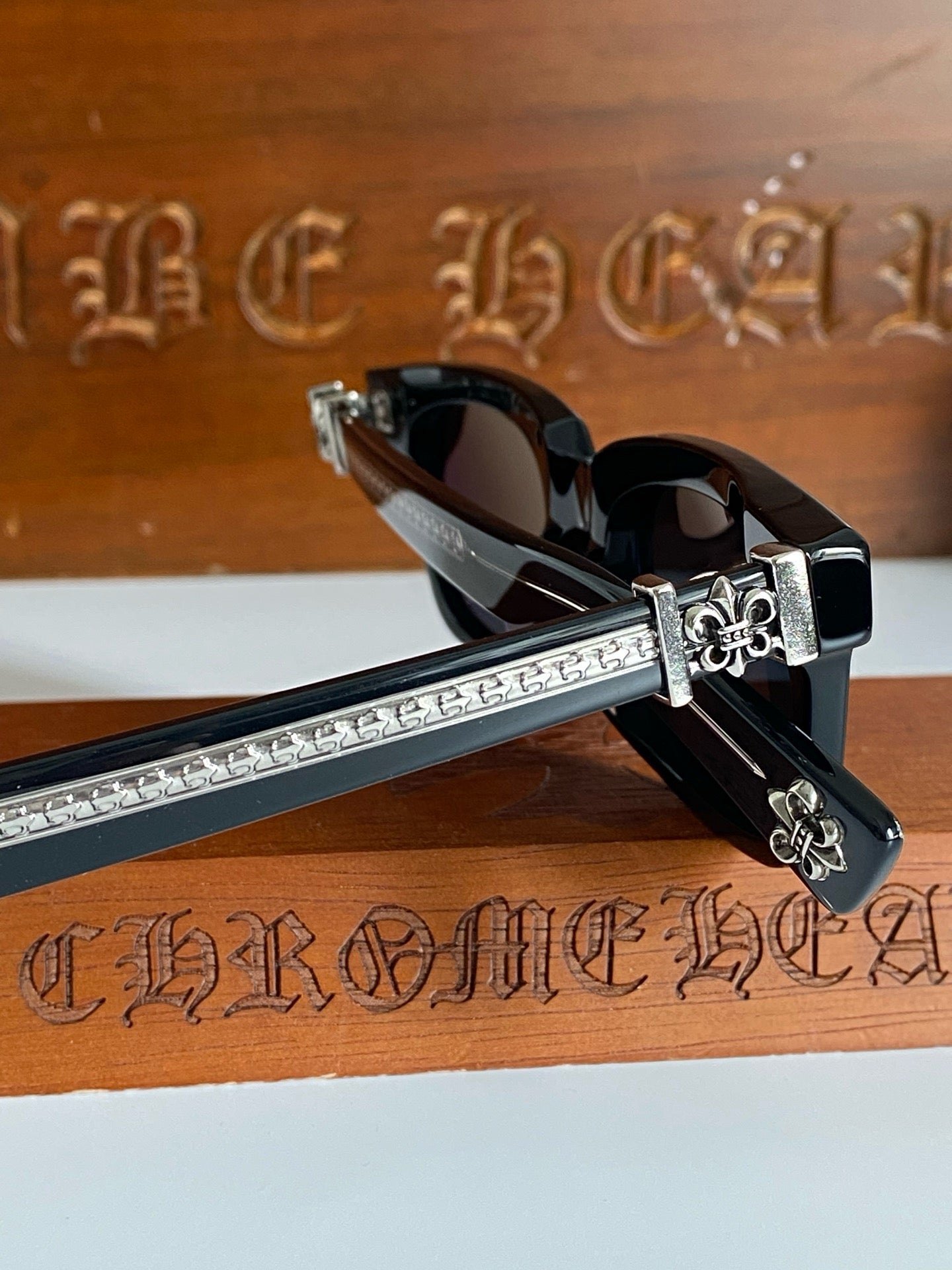 크롬하츠 씨유인티 선글라스