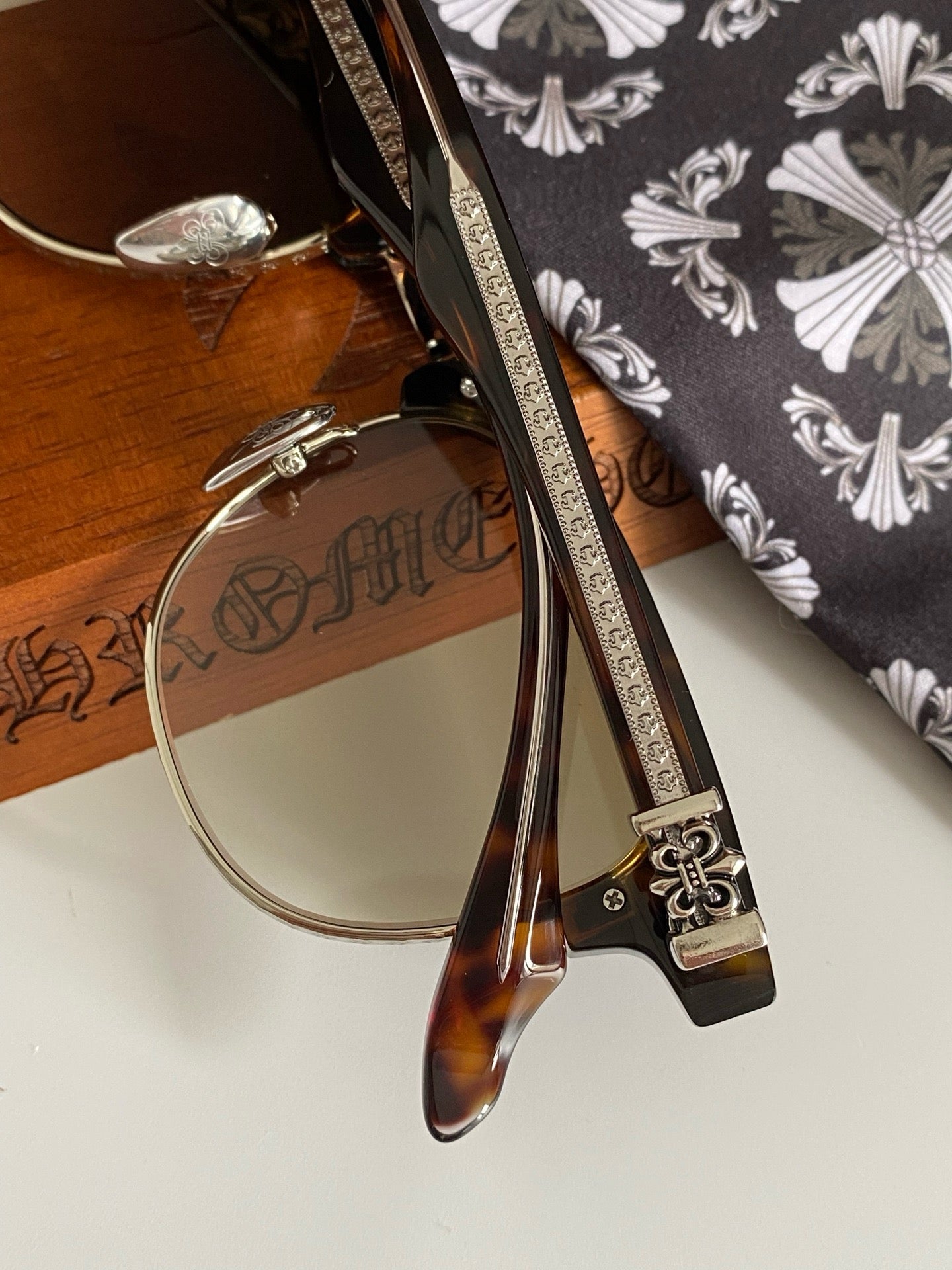 크롬하츠 선글라스