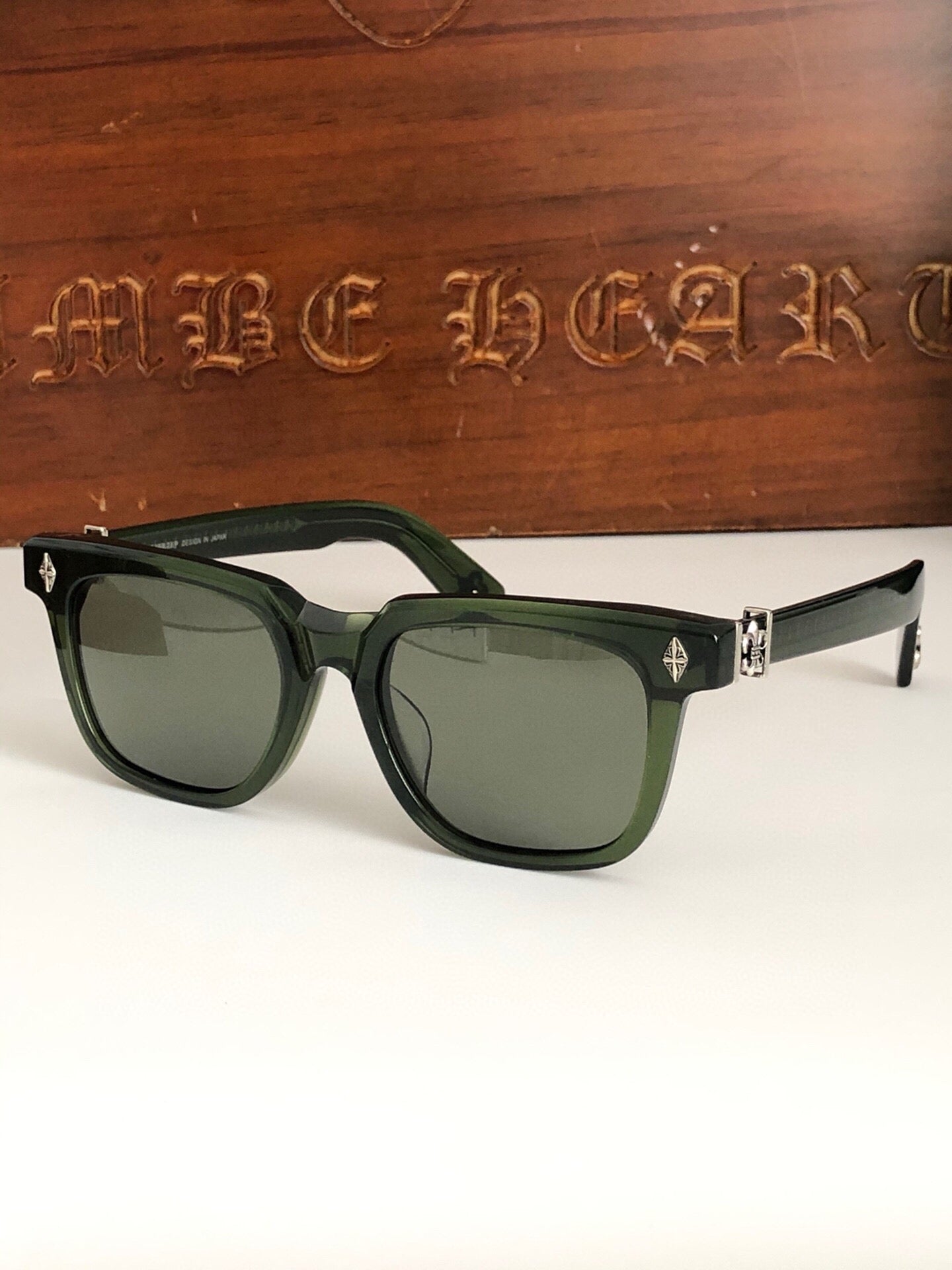 크롬하츠 엠비딕스트로우스 선글라스